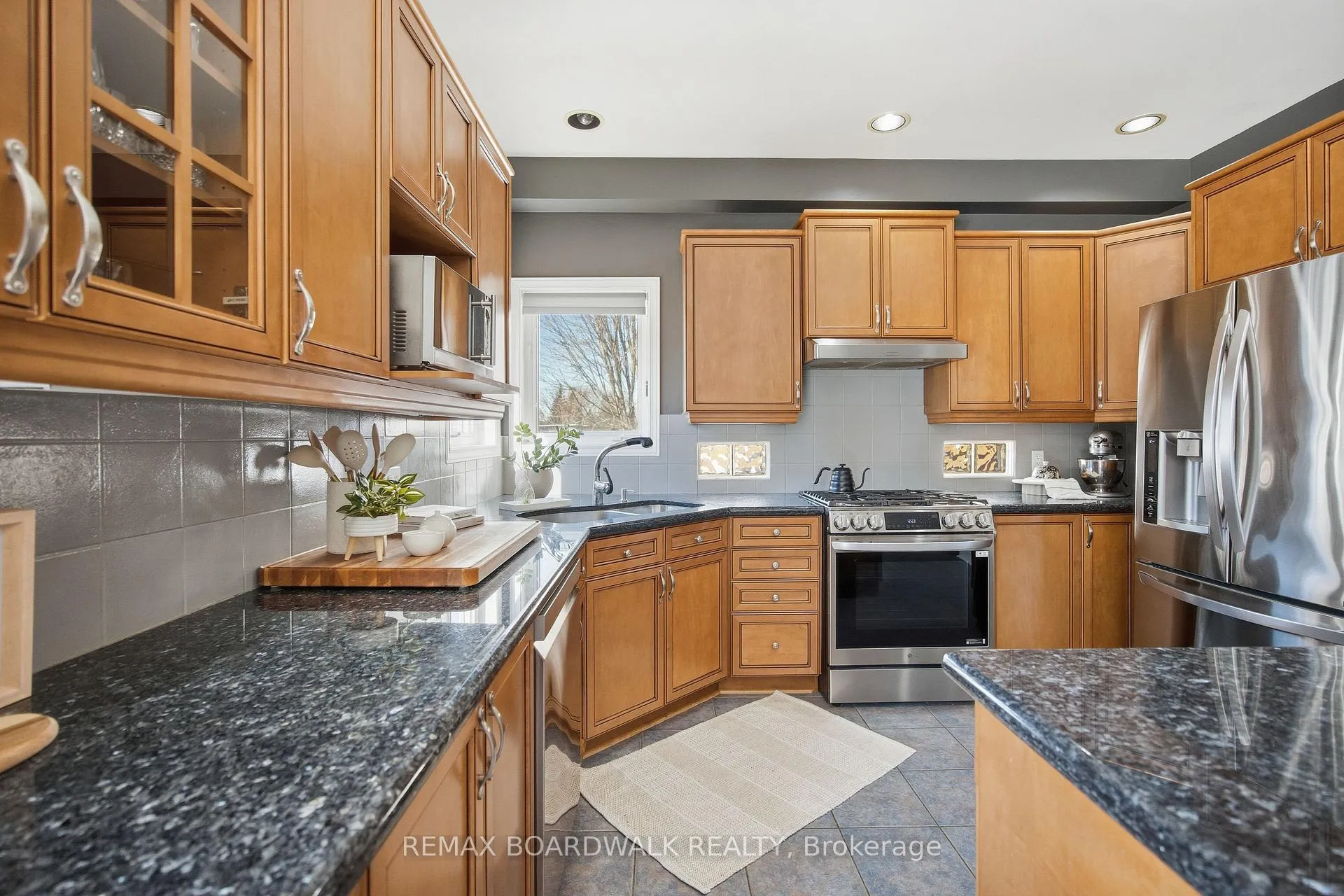 Photo 12 of 1031 Red Spruce Street, Ottawa, Riverside South/Gloucester Glen — HOMEH