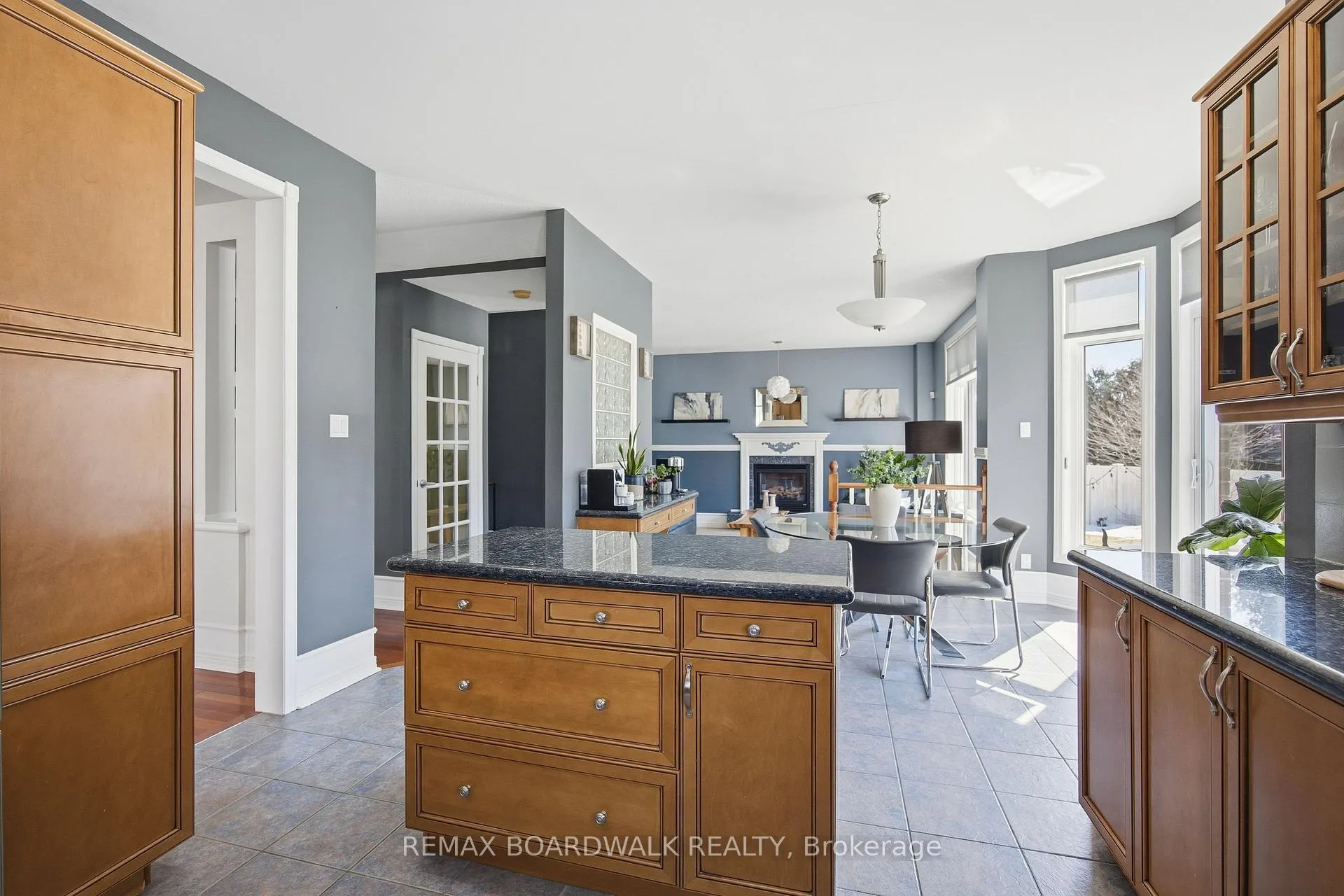 Photo 13 of 1031 Red Spruce Street, Ottawa, Riverside South/Gloucester Glen — HOMEH