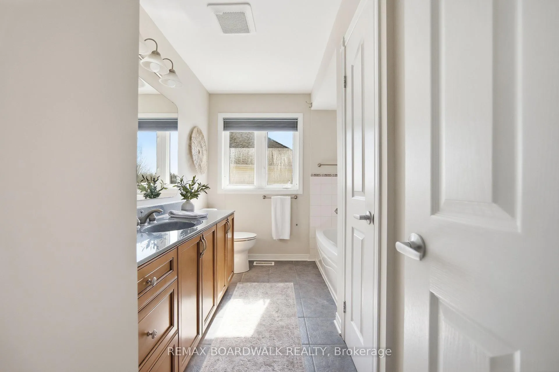 Photo 31 of 1031 Red Spruce Street, Ottawa, Riverside South/Gloucester Glen — HOMEH