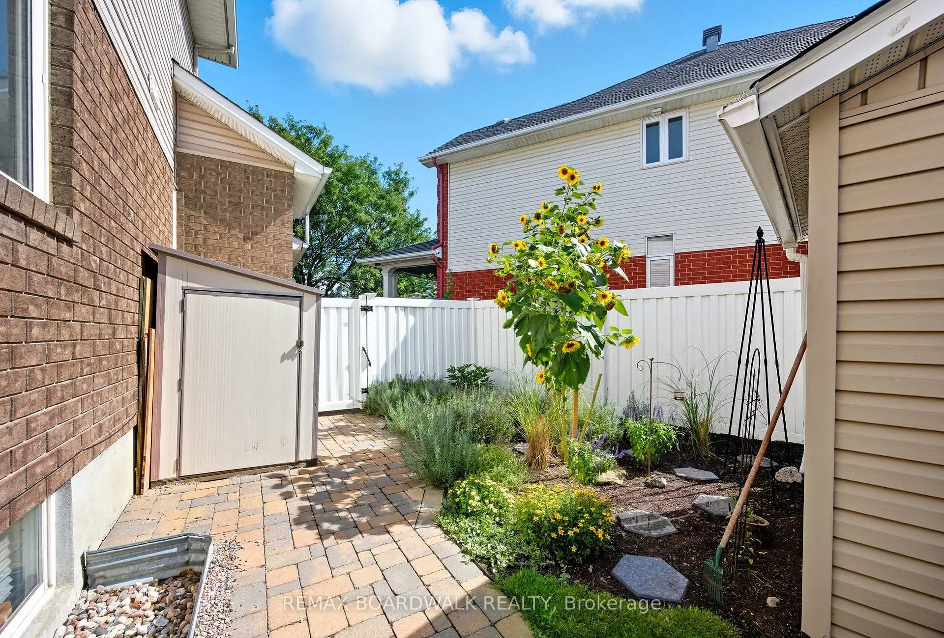 Photo 48 of 1031 Red Spruce Street, Ottawa, Riverside South/Gloucester Glen — HOMEH