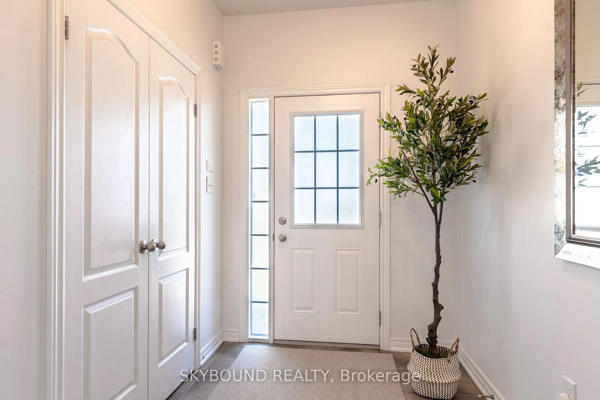 Photo 3 of Unit 12, 257 Carla Avenue, Hamilton, Stoney Creek — HOMEH