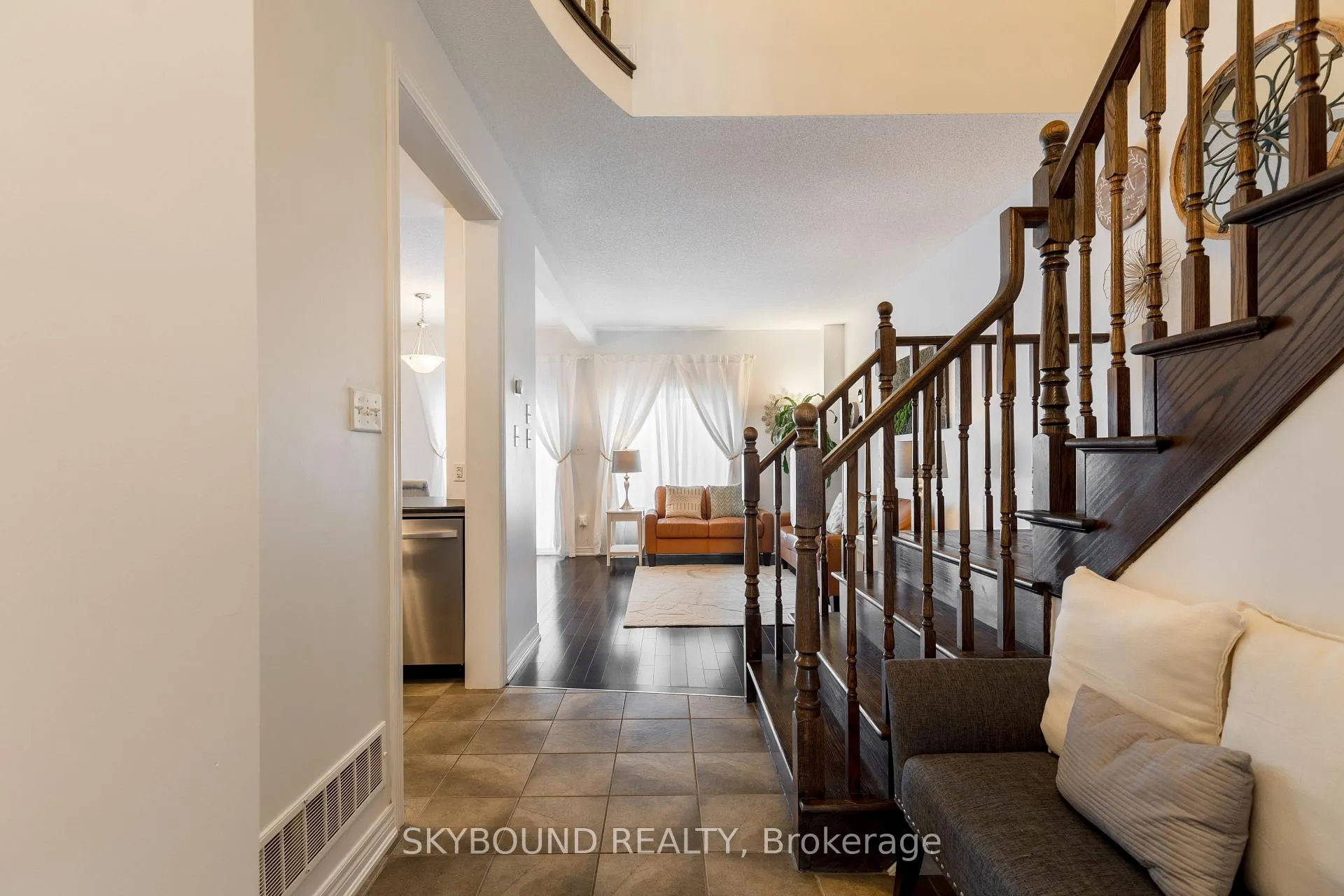Photo 7 of Unit 12, 257 Carla Avenue, Hamilton, Stoney Creek — HOMEH