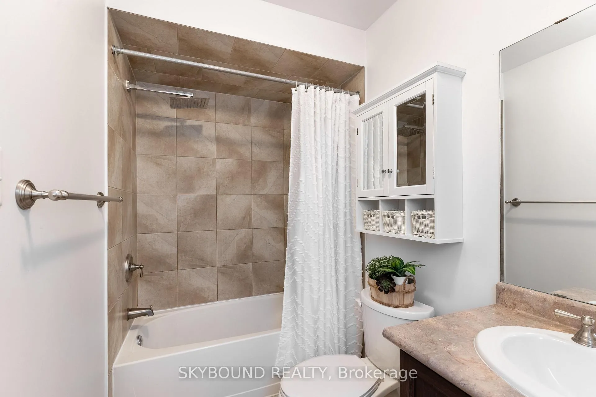 Photo 24 of Unit 12, 257 Carla Avenue, Hamilton, Stoney Creek — HOMEH