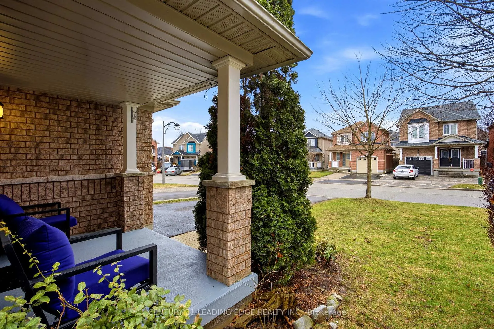 Photo 4 of 36 Rampart Crescent, Whitby, Williamsburg — HOMEH