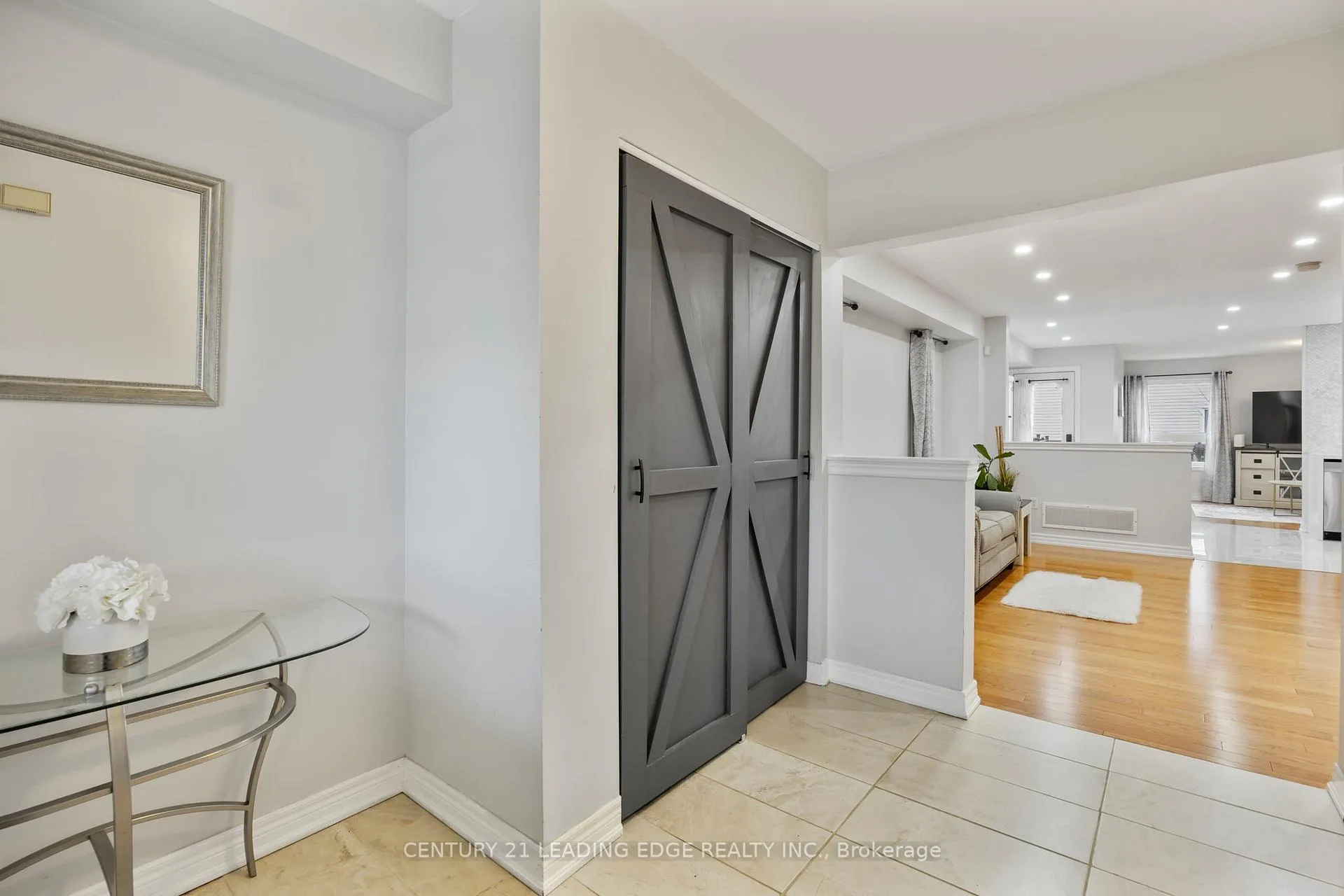 Photo 8 of 36 Rampart Crescent, Whitby, Williamsburg — HOMEH