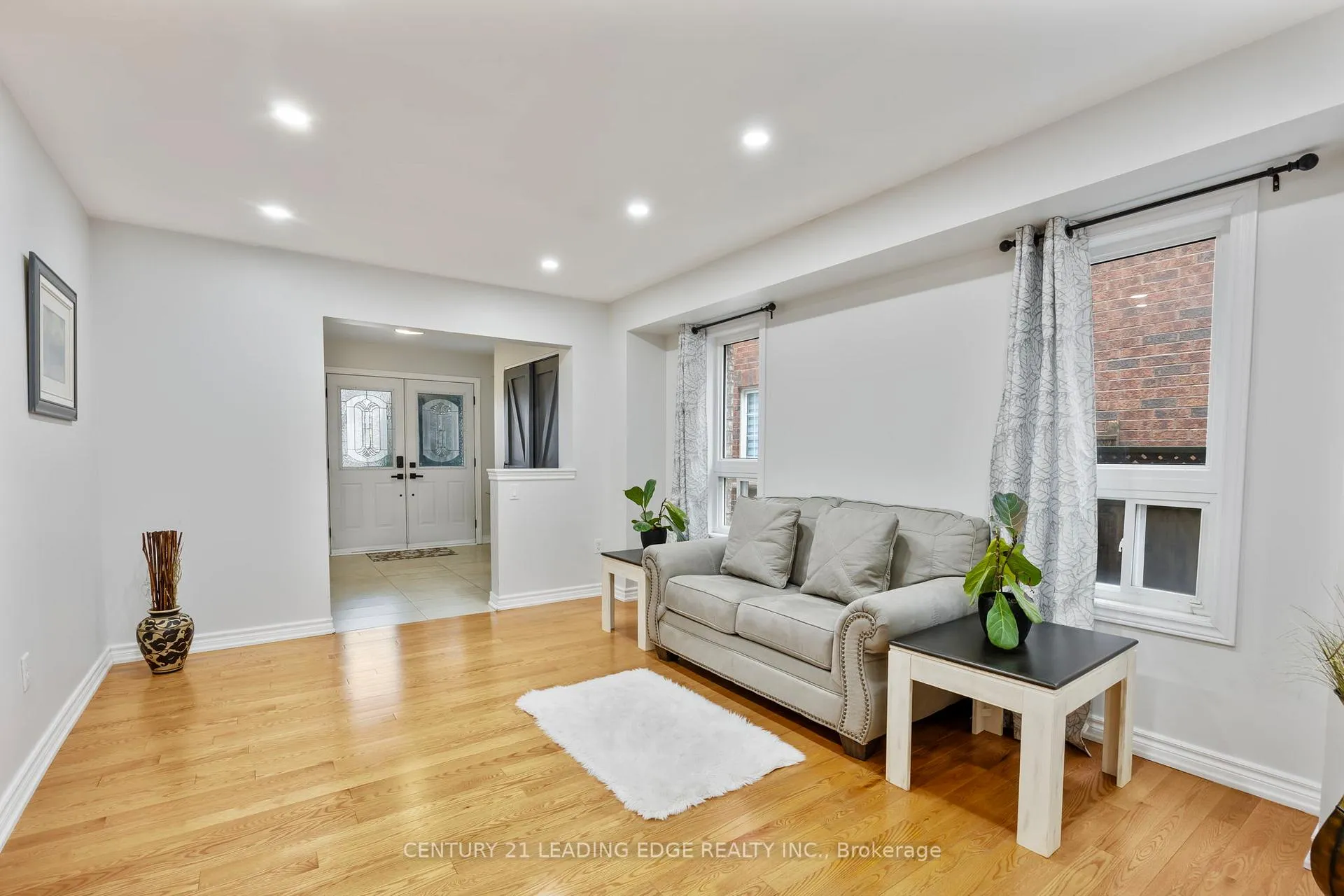 Photo 9 of 36 Rampart Crescent, Whitby, Williamsburg — HOMEH