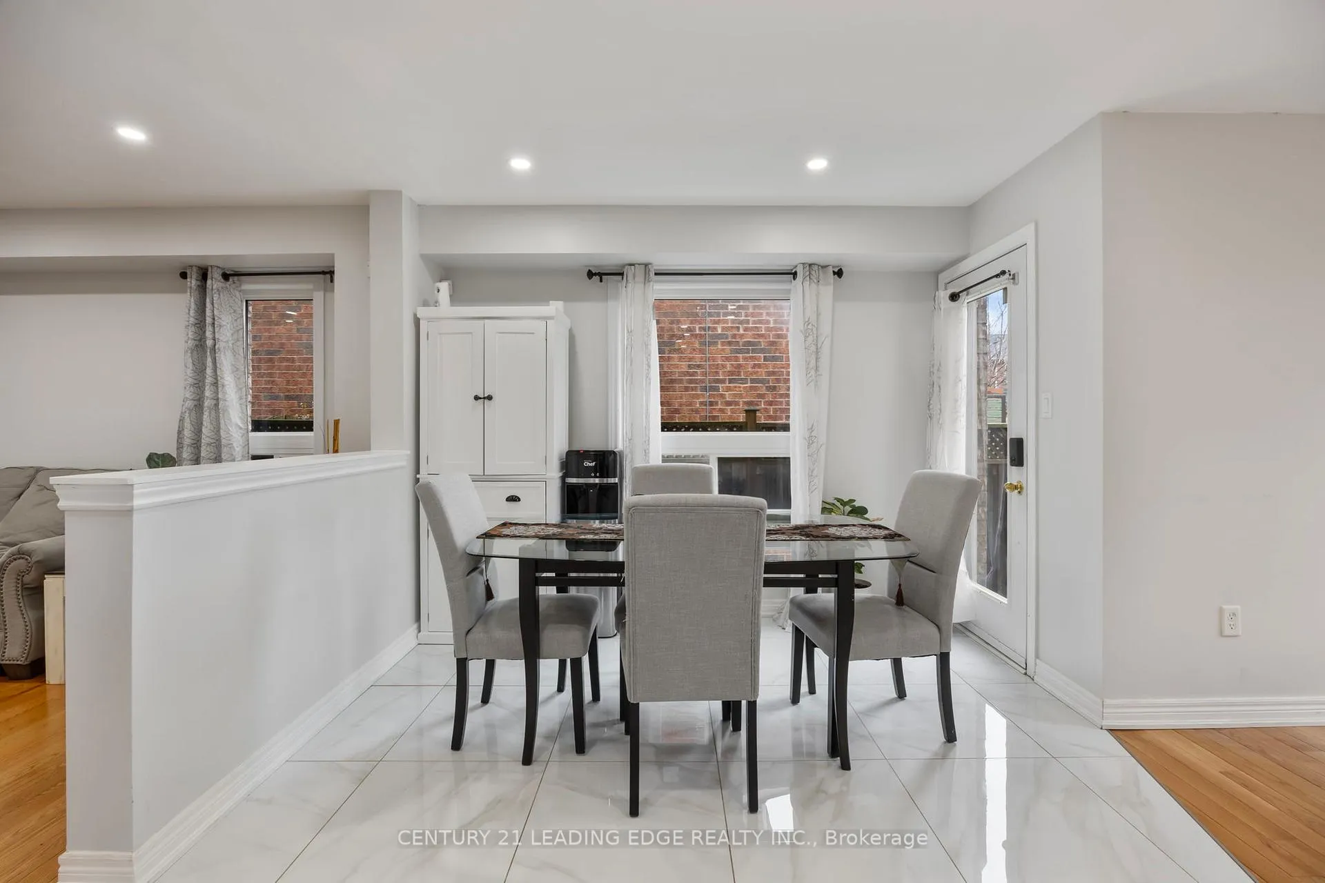 Photo 15 of 36 Rampart Crescent, Whitby, Williamsburg — HOMEH