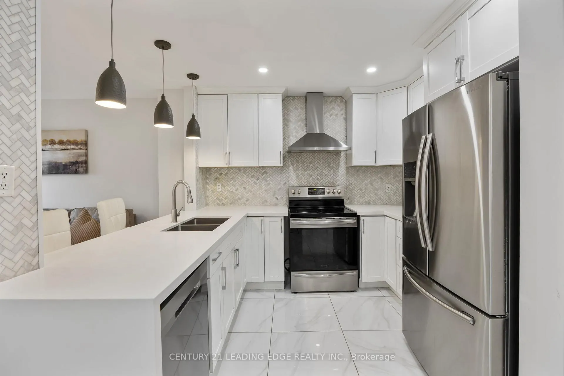 Photo 16 of 36 Rampart Crescent, Whitby, Williamsburg — HOMEH