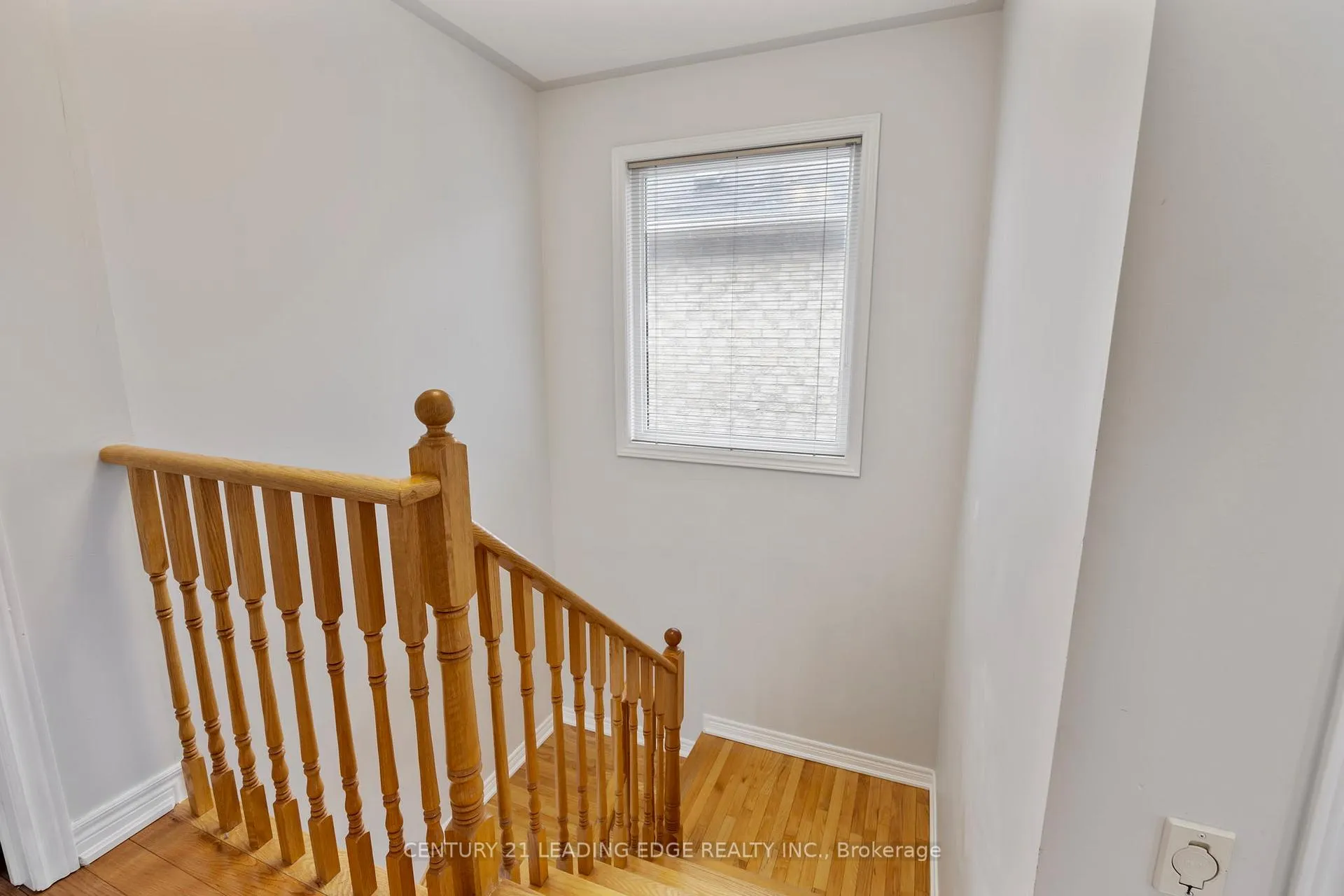 Photo 21 of 36 Rampart Crescent, Whitby, Williamsburg — HOMEH
