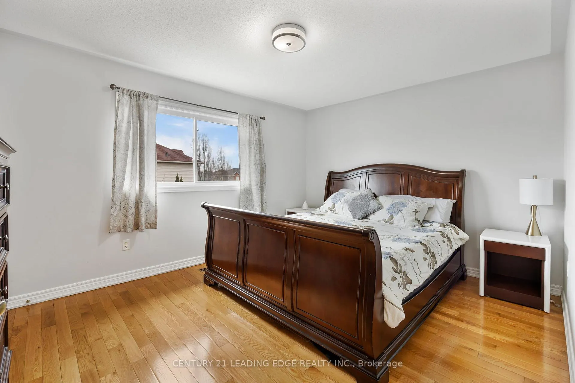 Photo 24 of 36 Rampart Crescent, Whitby, Williamsburg — HOMEH