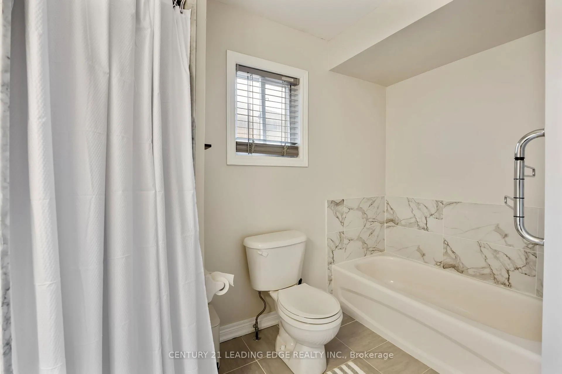 Photo 27 of 36 Rampart Crescent, Whitby, Williamsburg — HOMEH