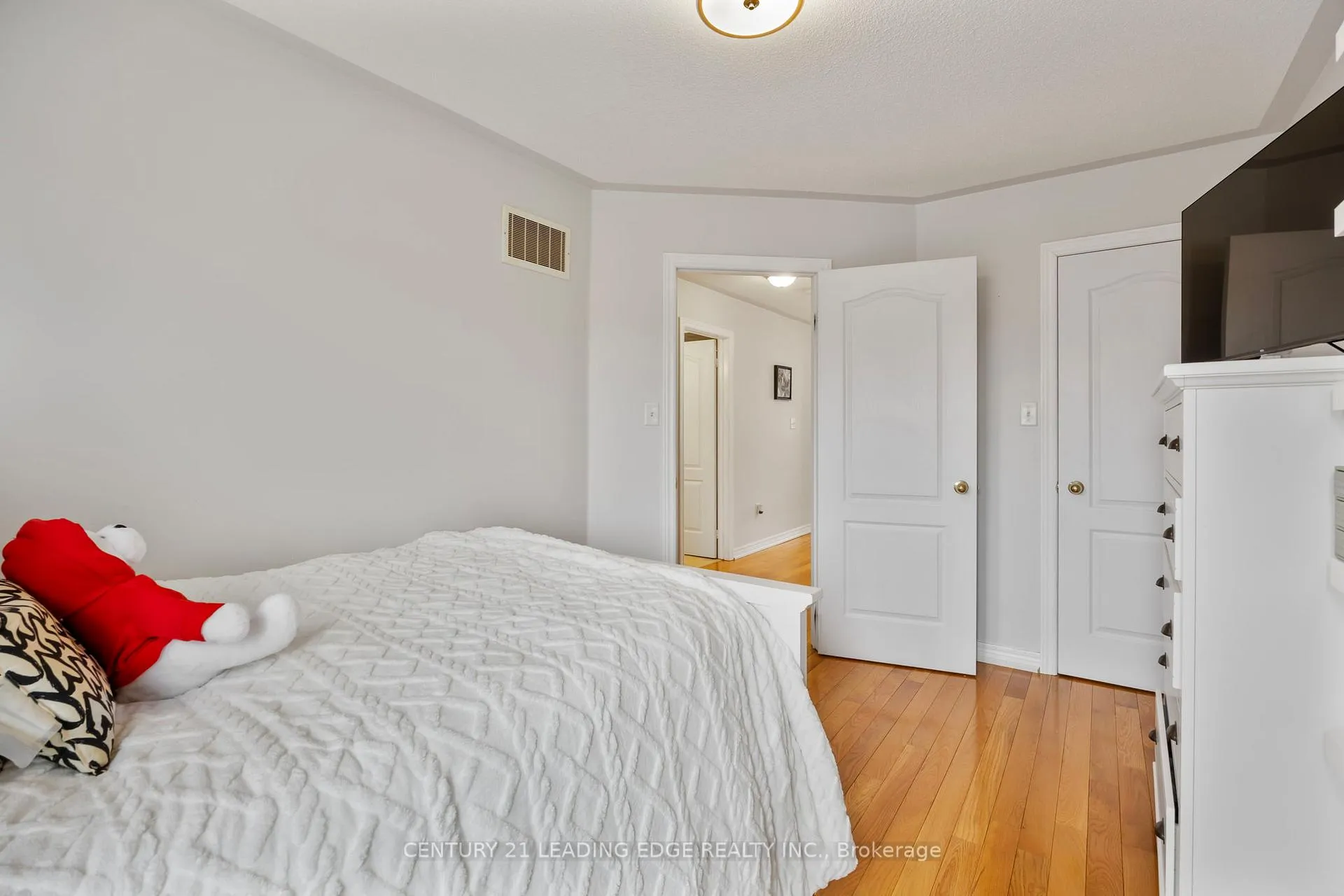 Photo 29 of 36 Rampart Crescent, Whitby, Williamsburg — HOMEH