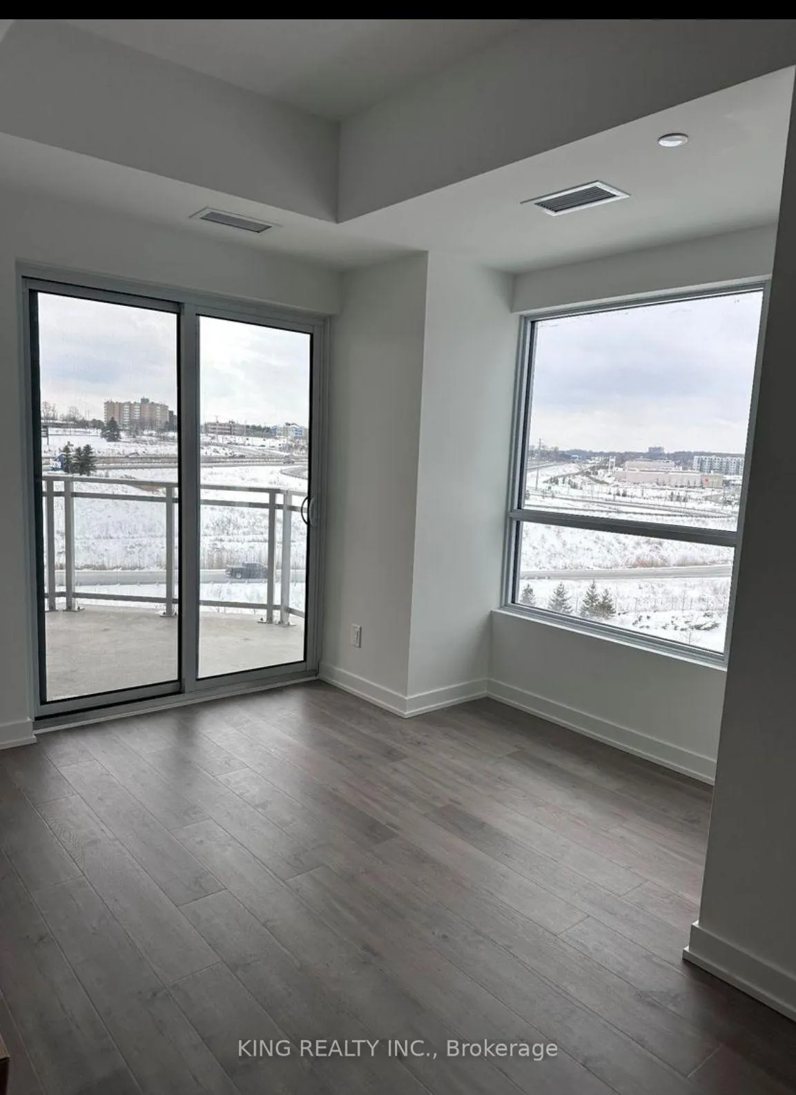 Photo 9 of Unit 701, 56 Lakeside Terrace, Barrie, Little Lake — HOMEH
