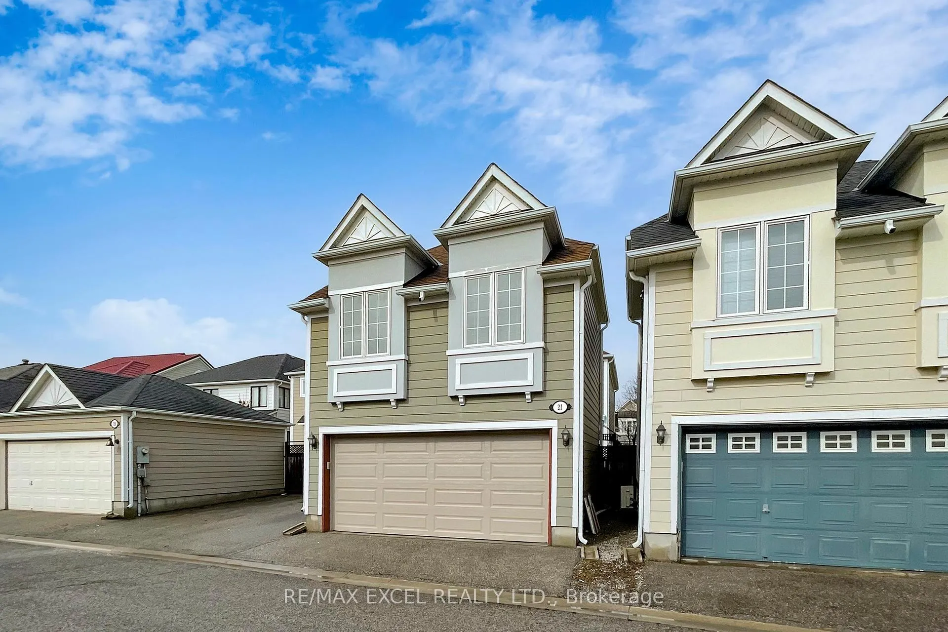 Photo 3 of 21 Peony Street, Markham, Cornell — HOMEH