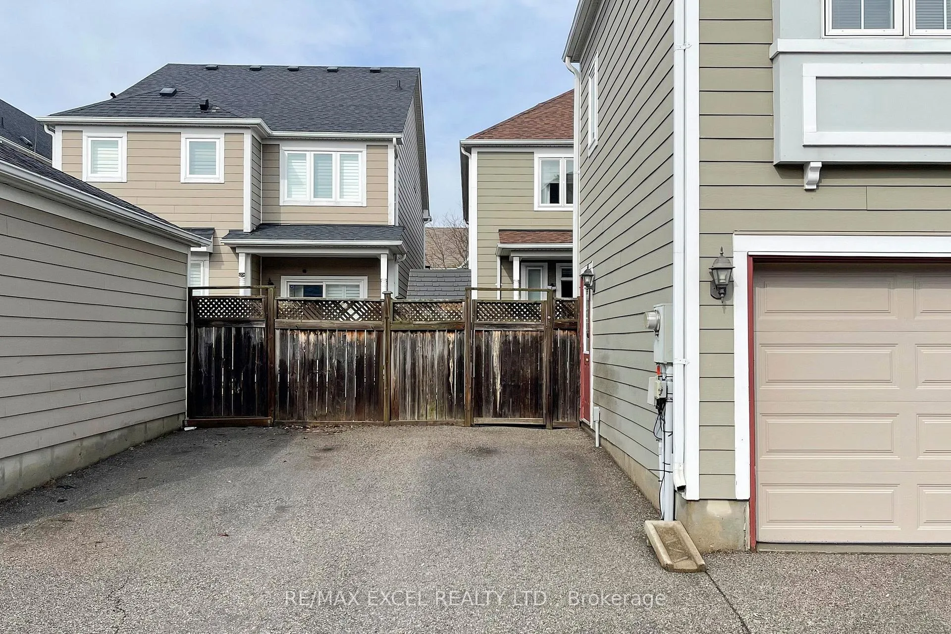 Photo 4 of 21 Peony Street, Markham, Cornell — HOMEH