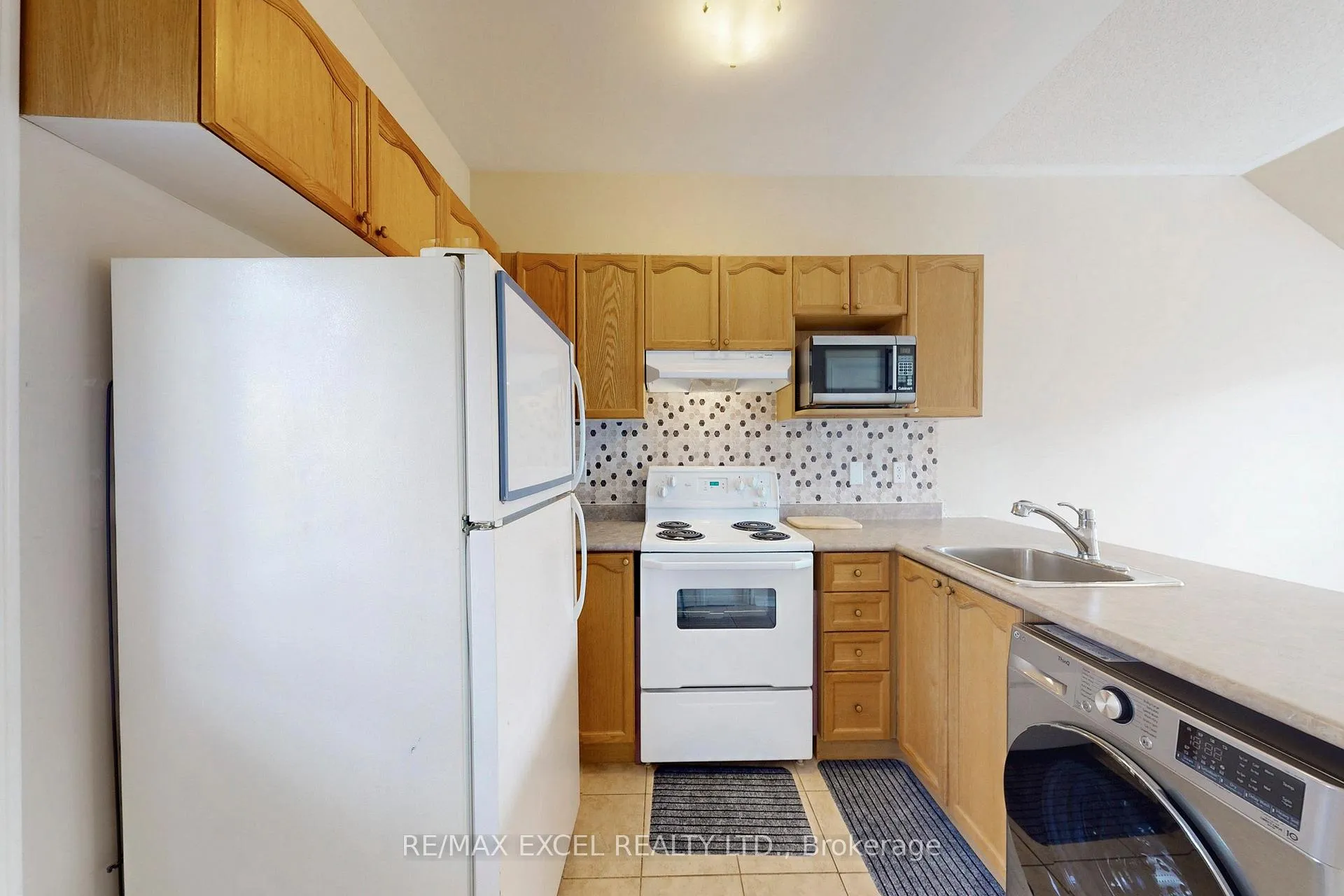 Photo 6 of 21 Peony Street, Markham, Cornell — HOMEH