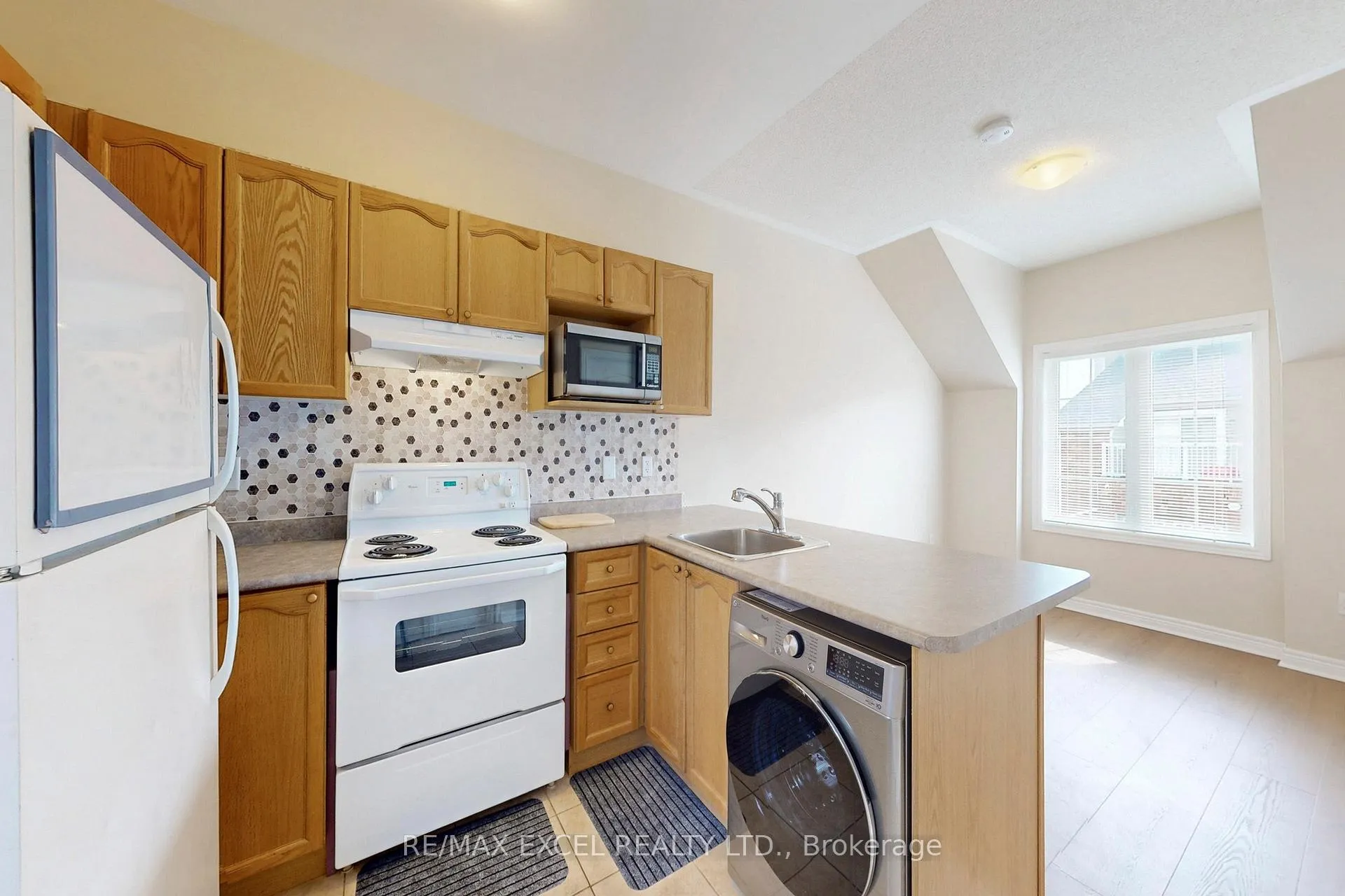 Photo 7 of 21 Peony Street, Markham, Cornell — HOMEH