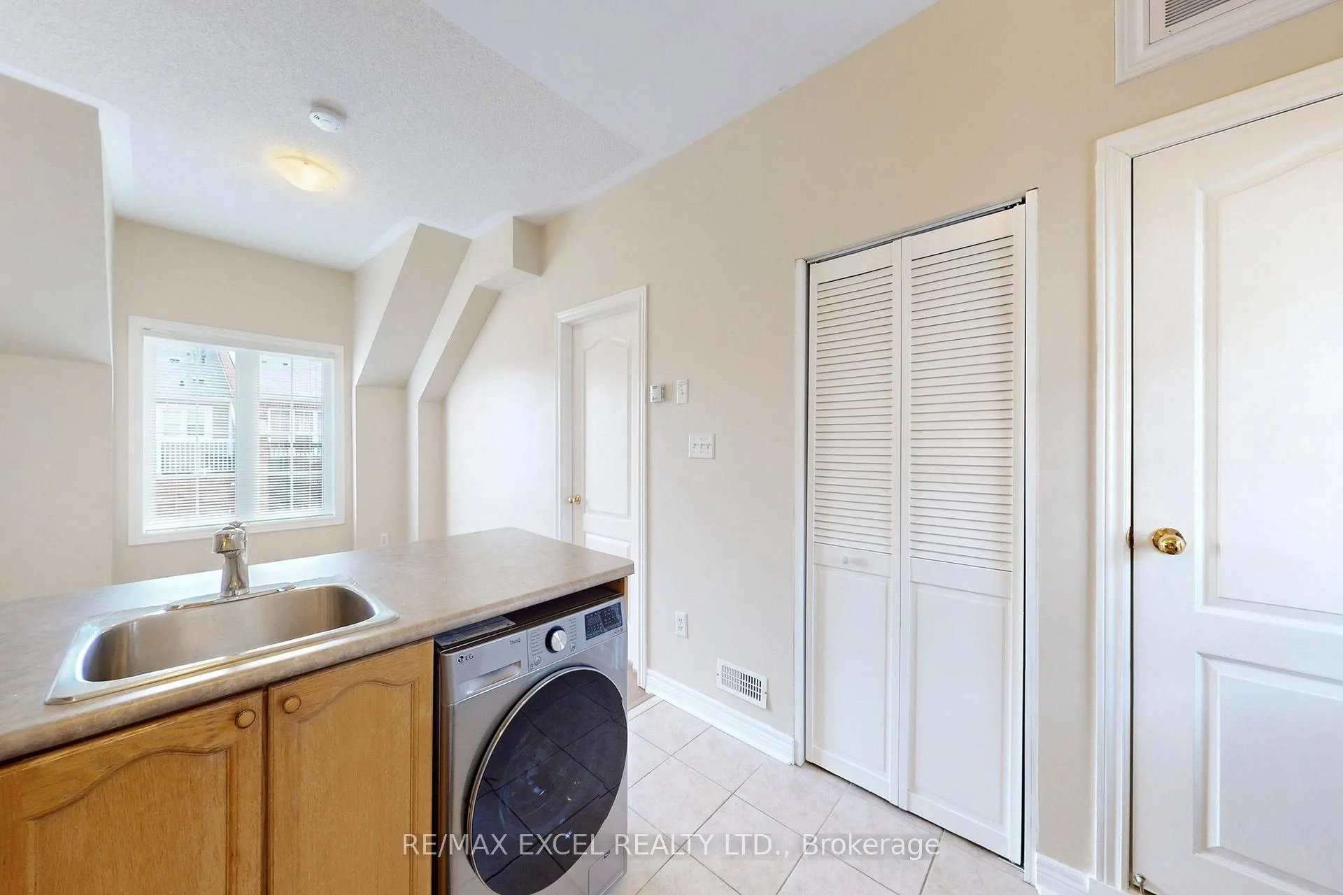 Photo 9 of 21 Peony Street, Markham, Cornell — HOMEH