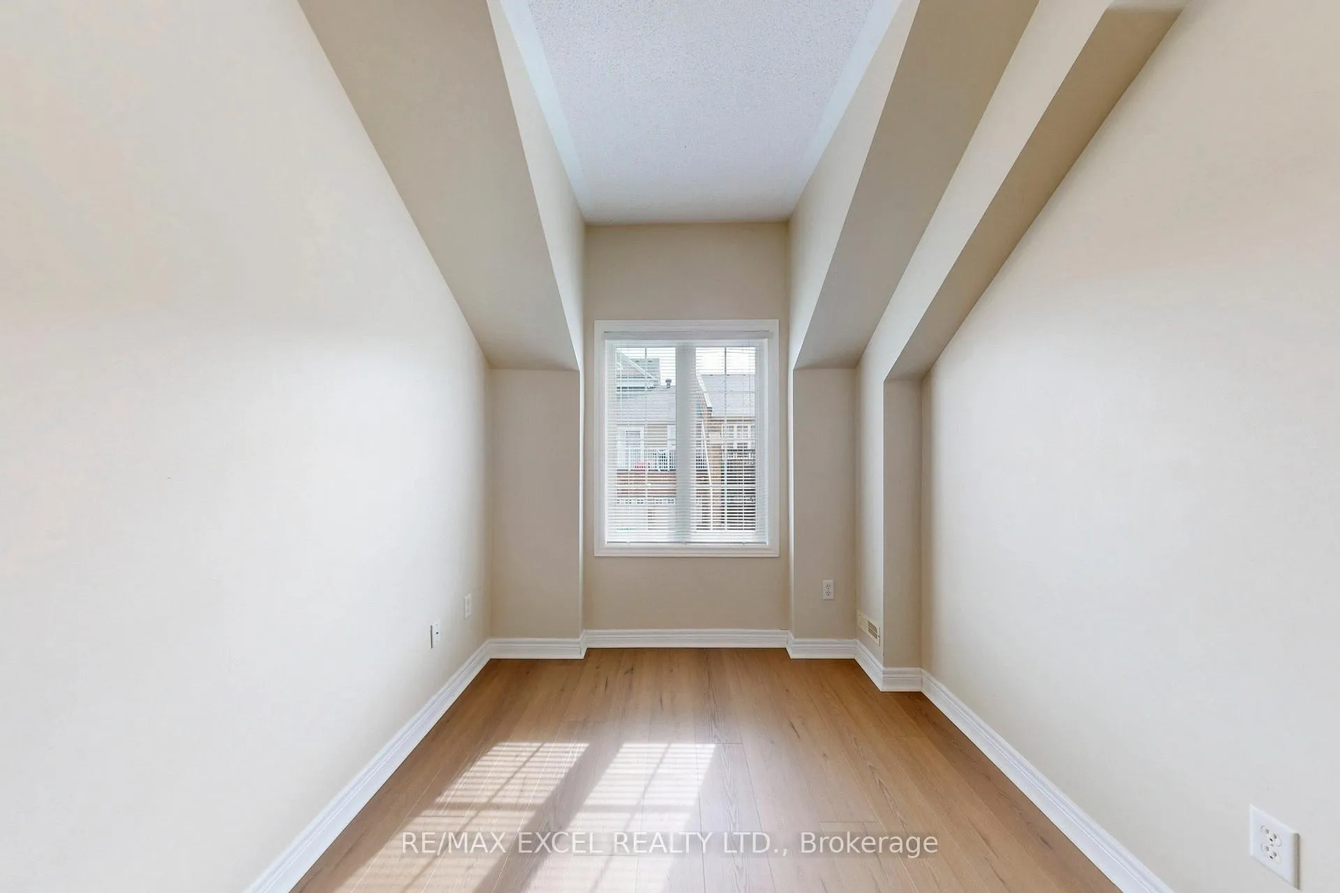 Photo 14 of 21 Peony Street, Markham, Cornell — HOMEH