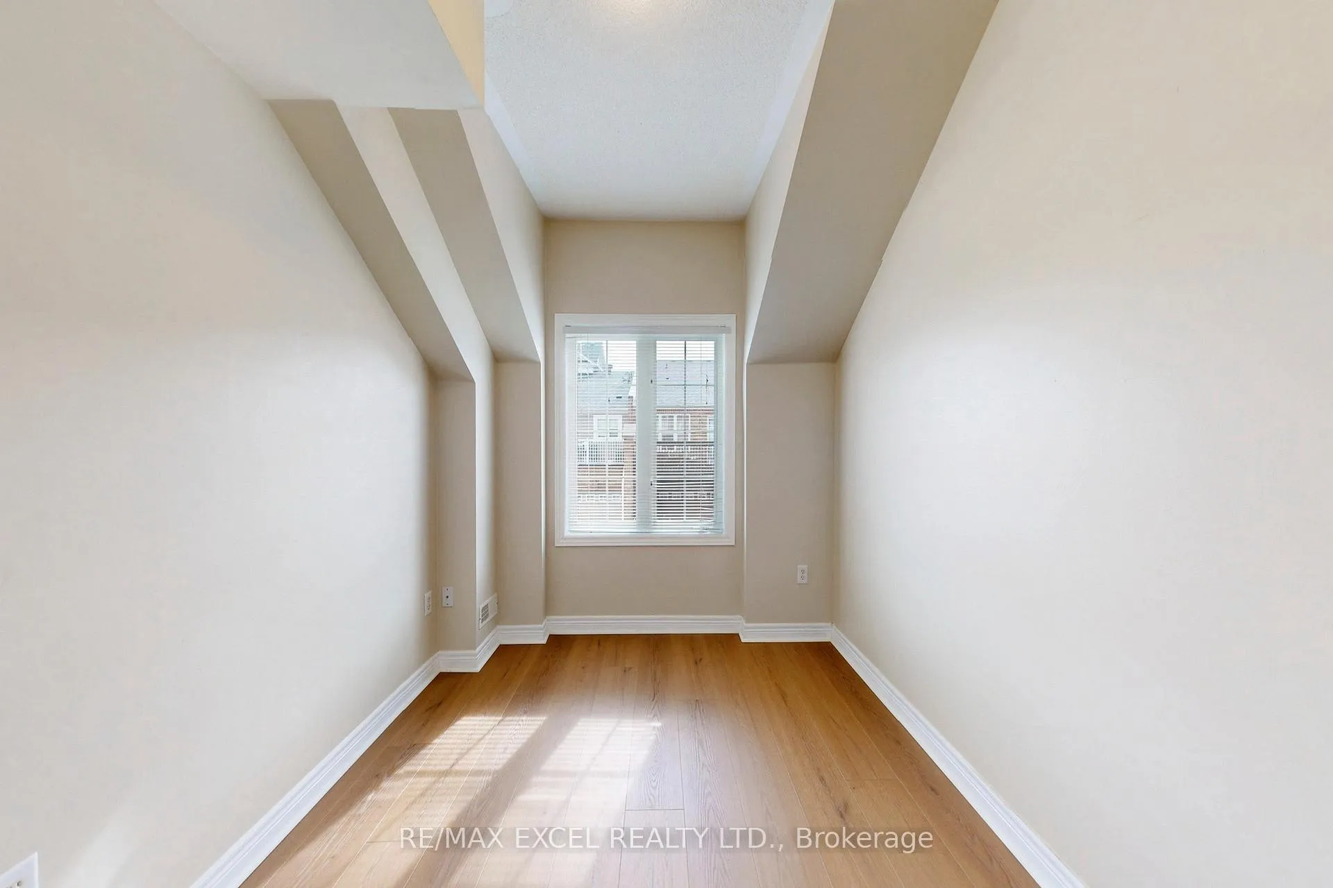 Photo 16 of 21 Peony Street, Markham, Cornell — HOMEH