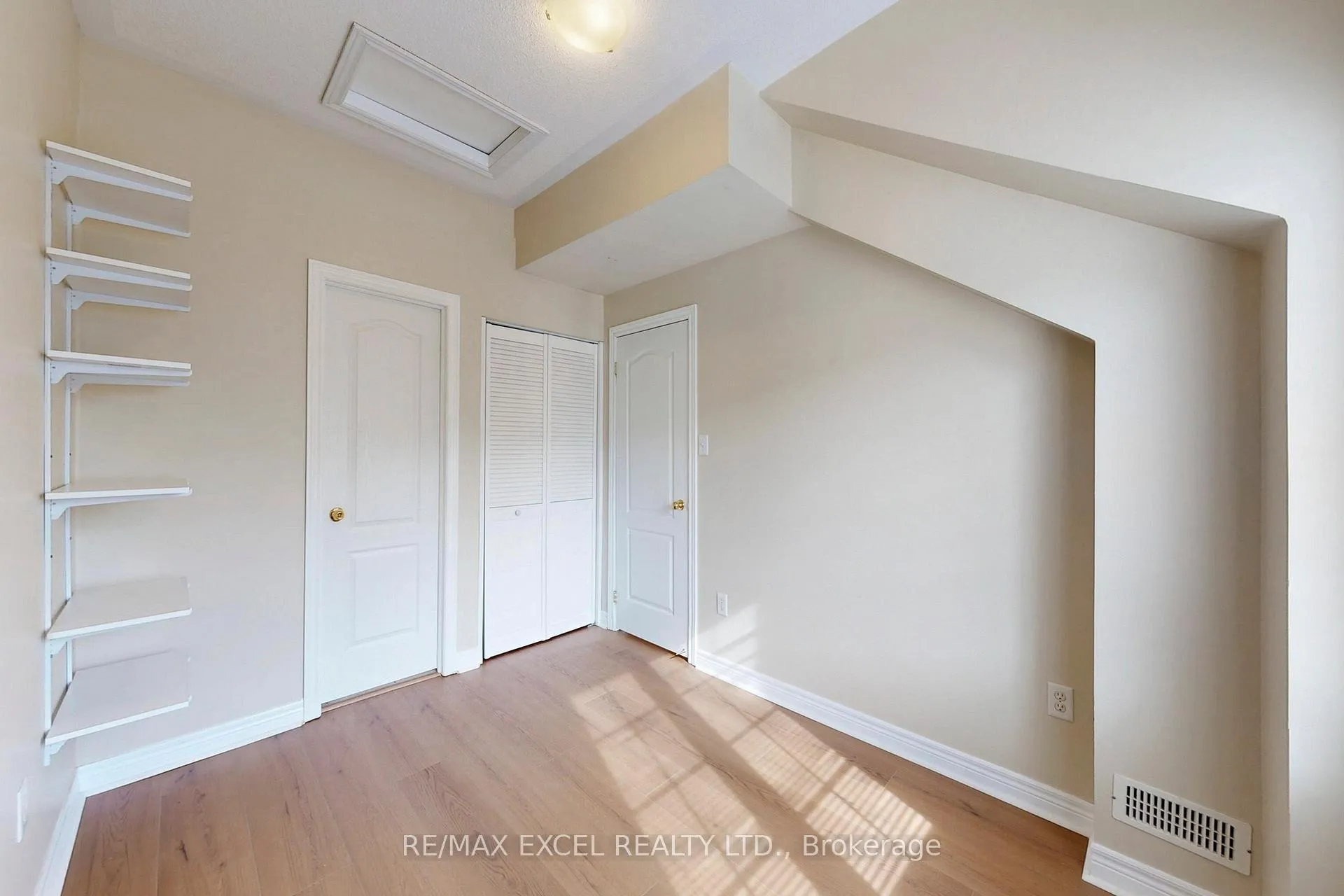 Photo 17 of 21 Peony Street, Markham, Cornell — HOMEH