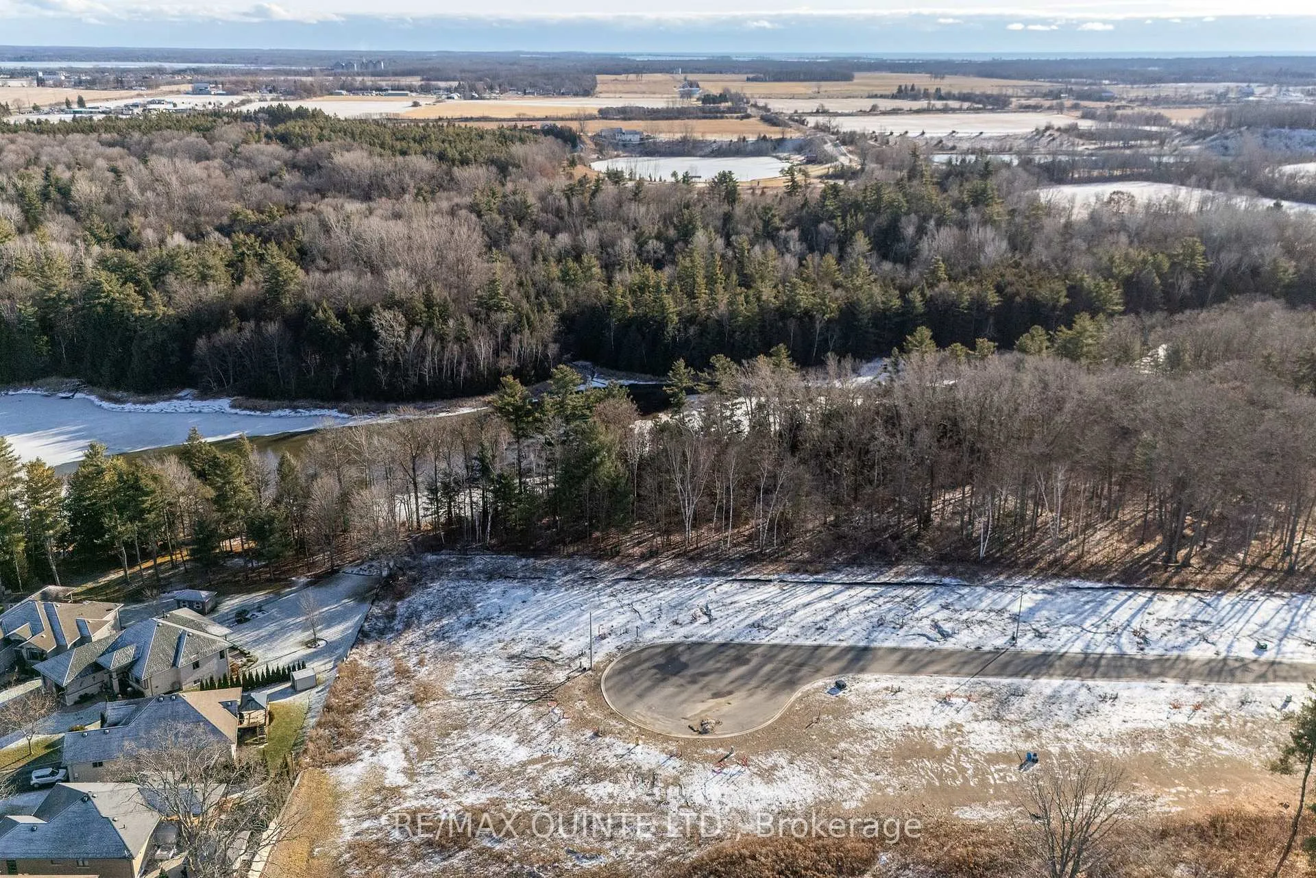 Photo 9 of 36 Exeter Court, Quinte West, Murray Ward — HOMEH