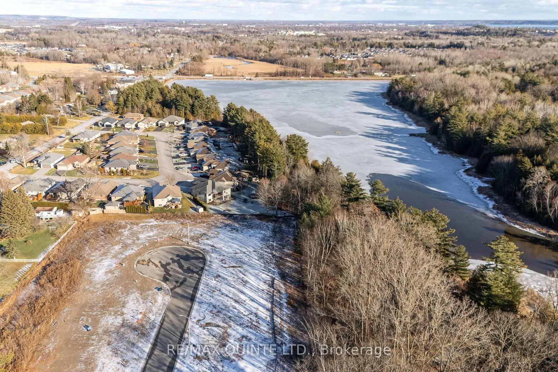 Photo 12 of 36 Exeter Court, Quinte West, Murray Ward — HOMEH