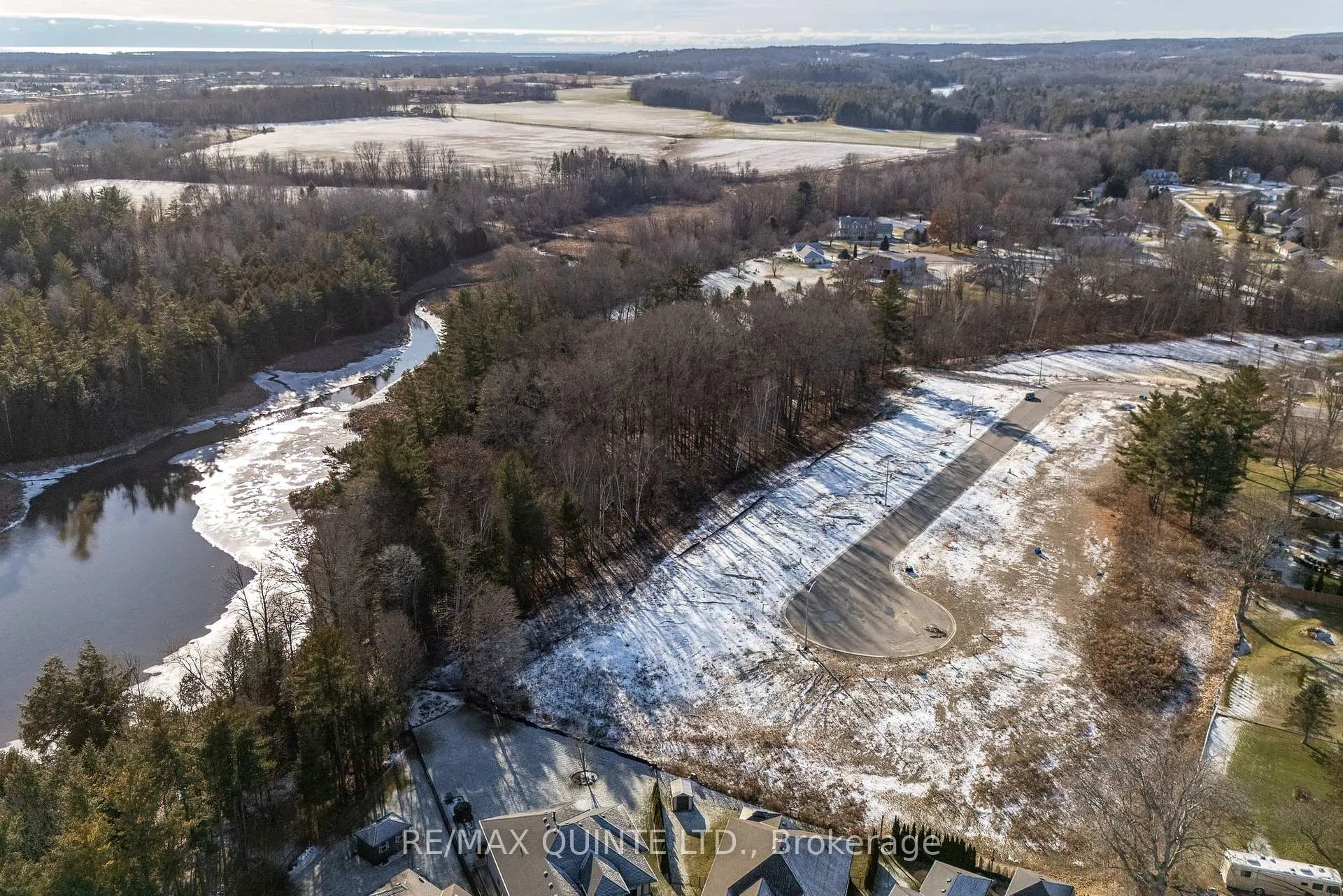 Photo 16 of 36 Exeter Court, Quinte West, Murray Ward — HOMEH