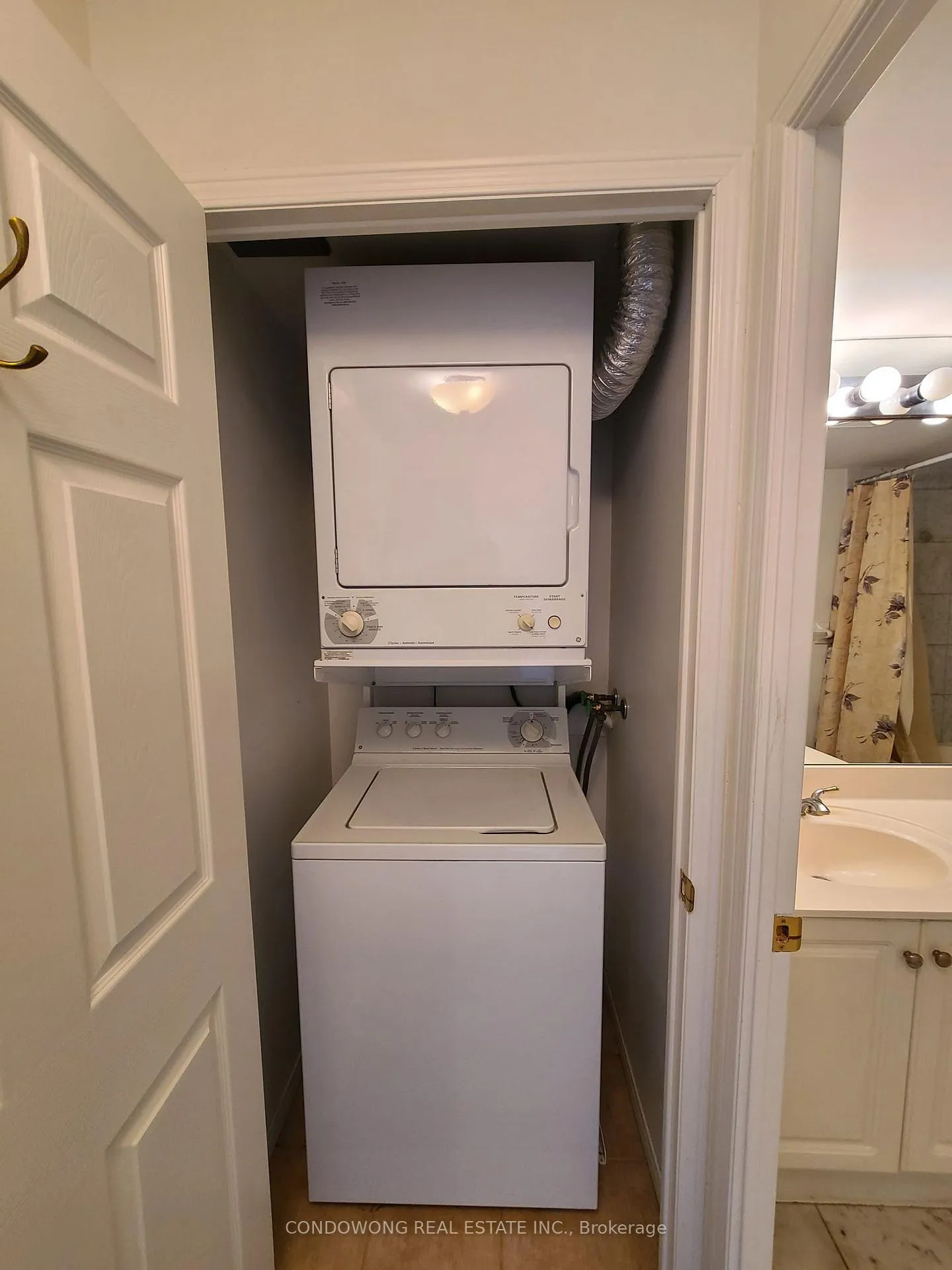 Photo 7 of Unit 909, 38 Avoca Avenue, Toronto, Rosedale-Moore Park — HOMEH