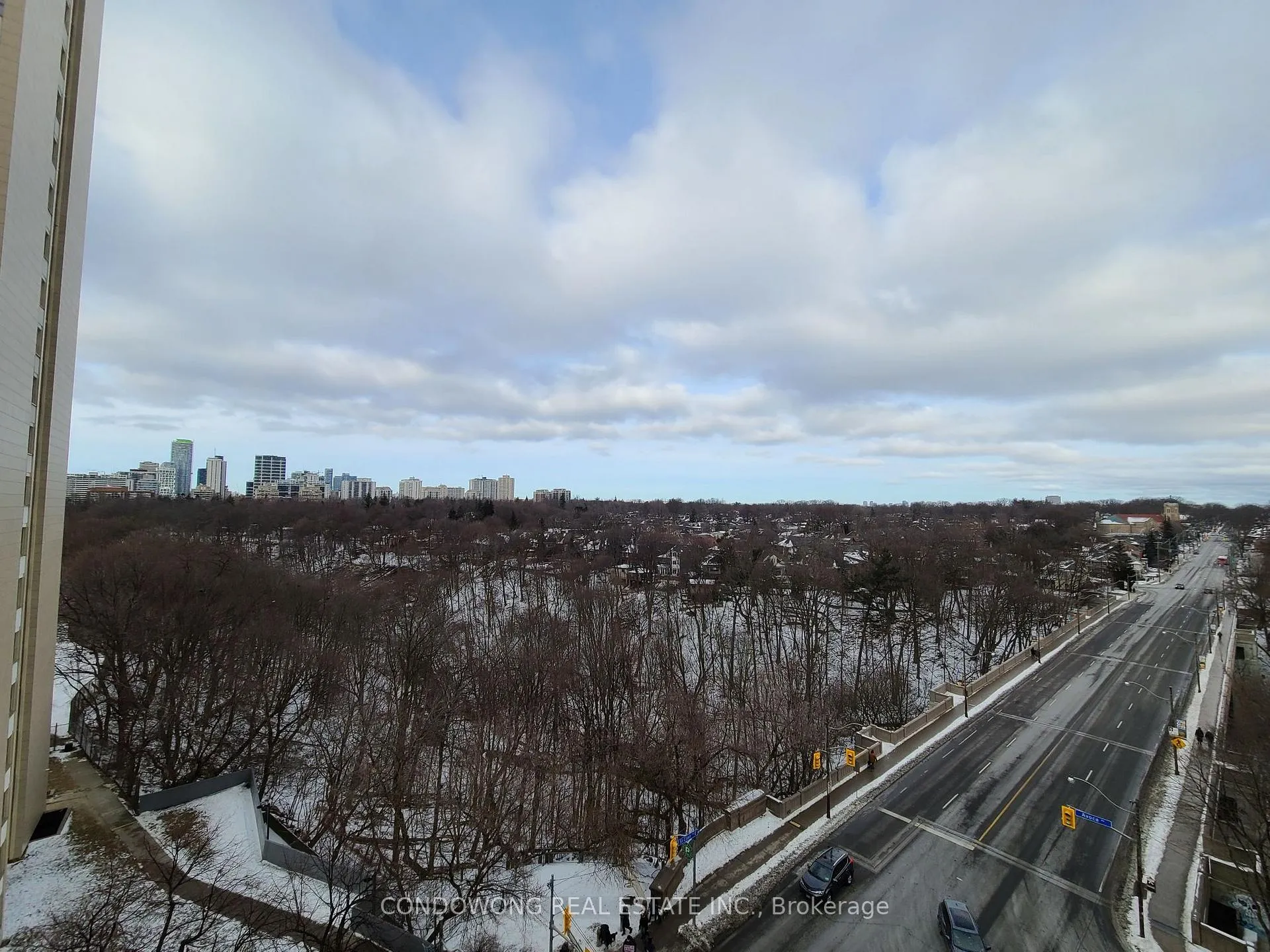 Photo 8 of Unit 909, 38 Avoca Avenue, Toronto, Rosedale-Moore Park — HOMEH