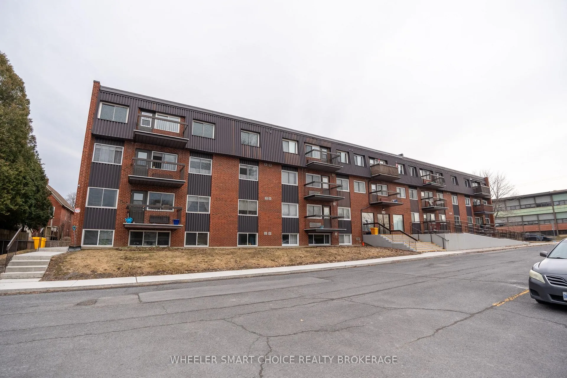 Photo 1 of Unit 405, 118 Fourth Street E, Cornwall — HOMEH