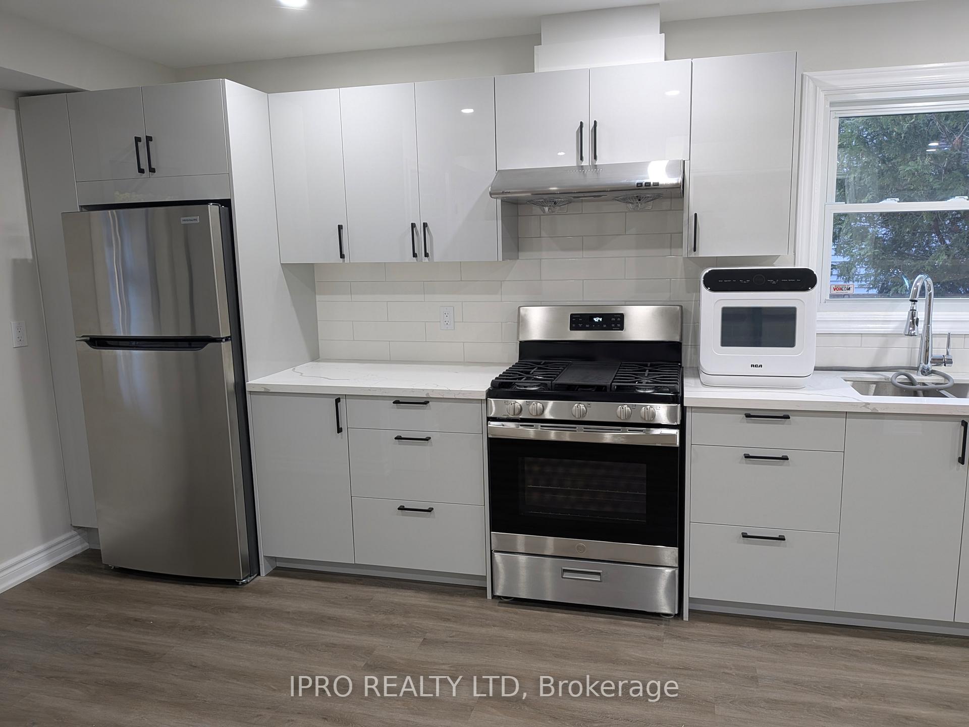 Front of Unit 1, 945 Vance Crescent