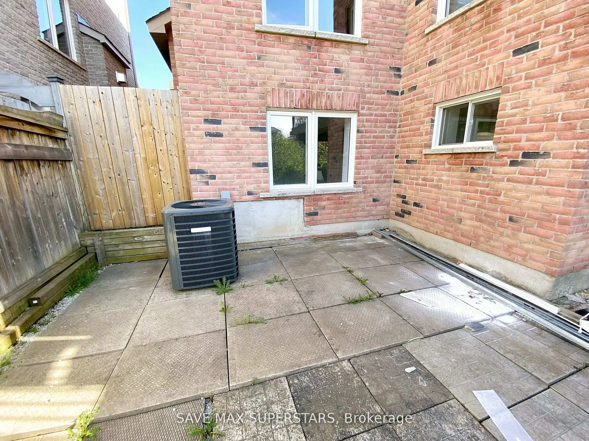 Photo 5 of Unit Lower, 8 Black Ash Trail, Barrie, Ardagh — HOMEH