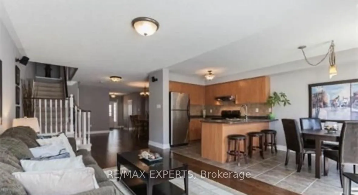 Photo 2 of 1209 Lamont Crescent, Milton, Clarke — HOMEH