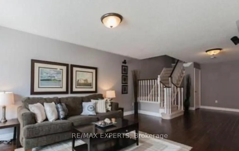 Photo 3 of 1209 Lamont Crescent, Milton, Clarke — HOMEH