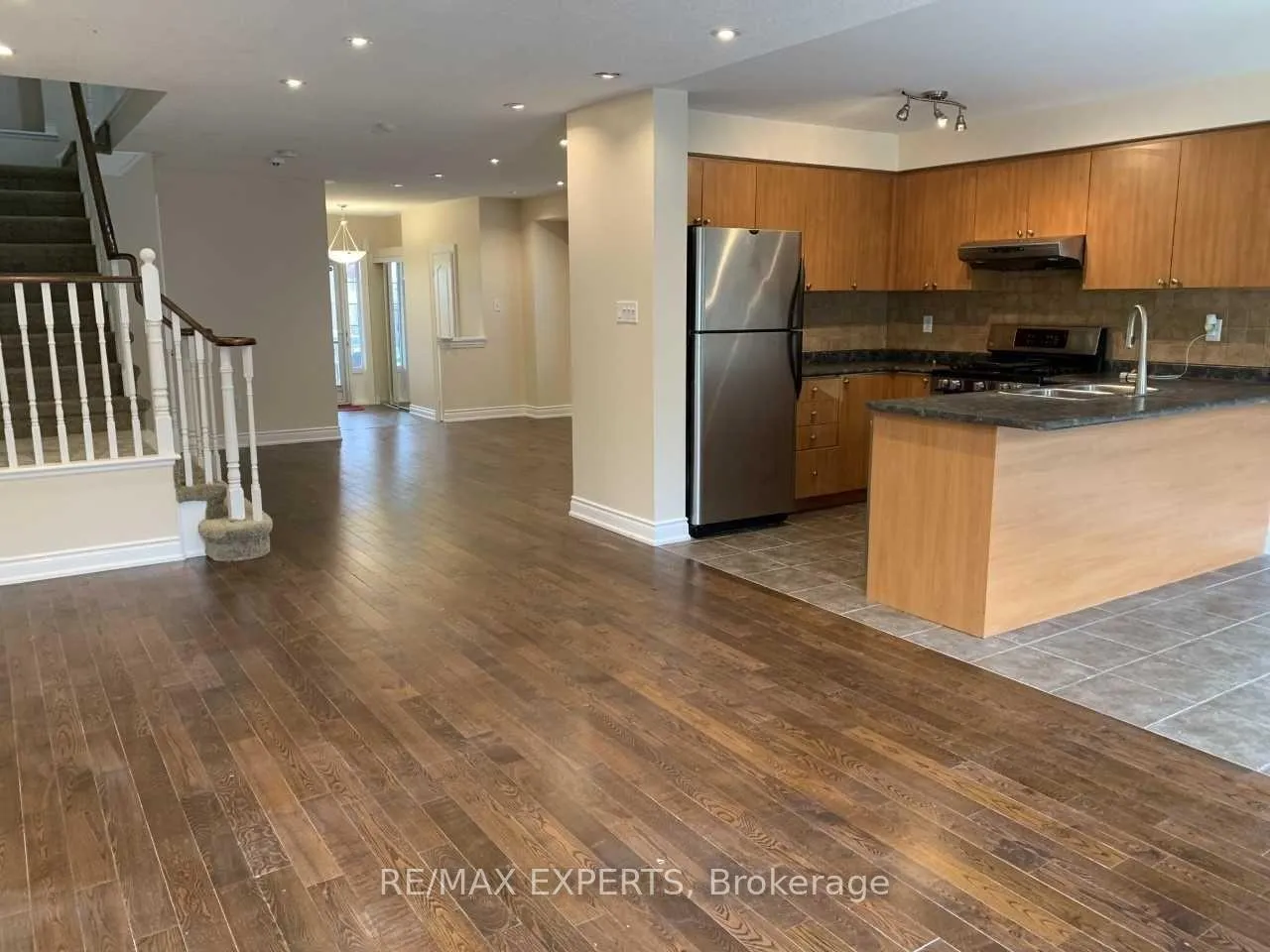Photo 5 of 1209 Lamont Crescent, Milton, Clarke — HOMEH