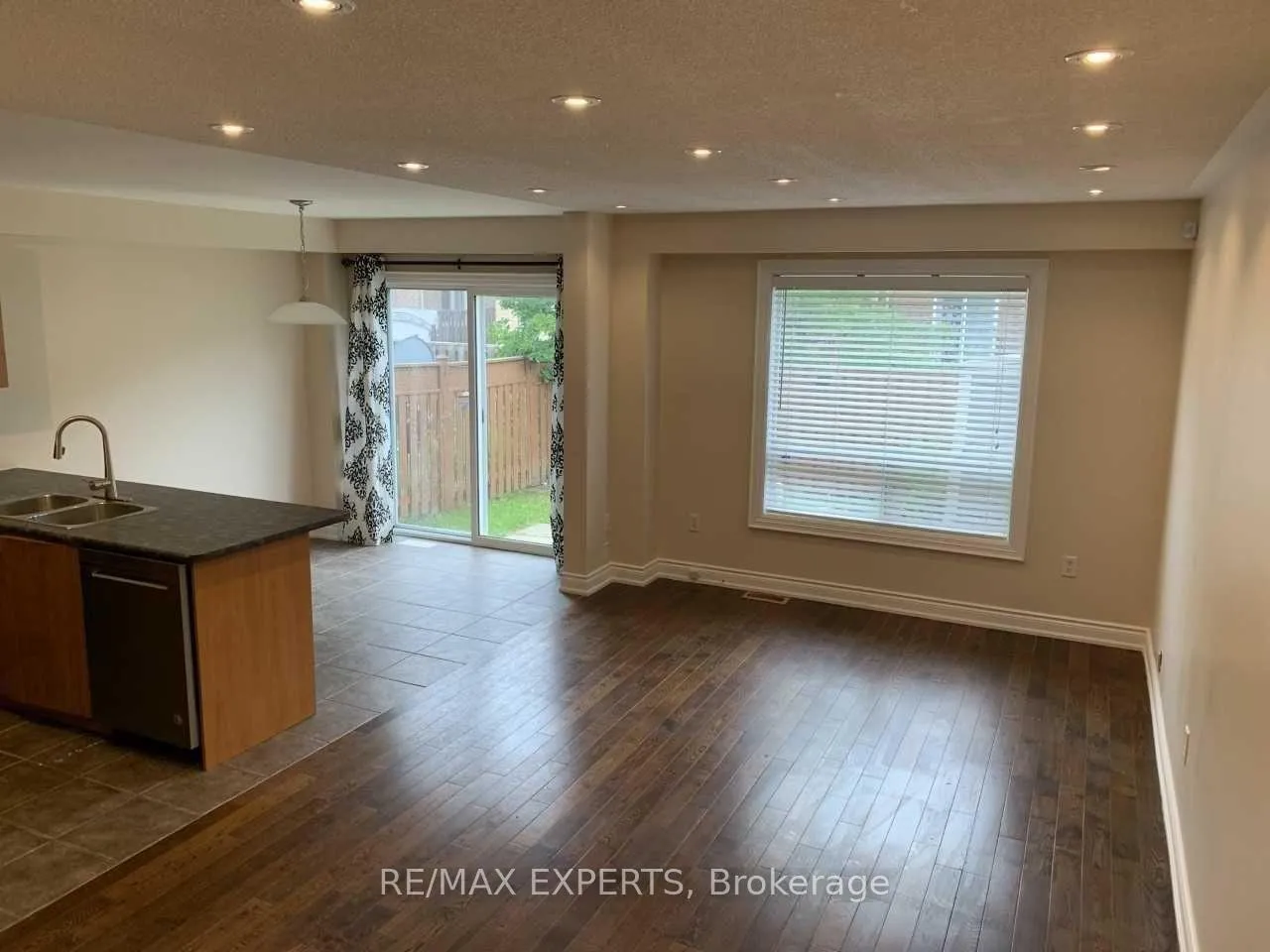 Photo 7 of 1209 Lamont Crescent, Milton, Clarke — HOMEH