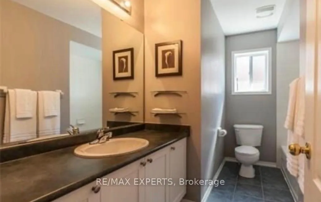 Photo 9 of 1209 Lamont Crescent, Milton, Clarke — HOMEH