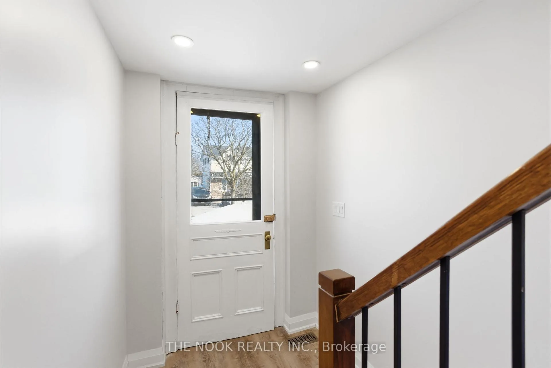 Photo 4 of 71 Wellington Street, Clarington, Bowmanville — HOMEH