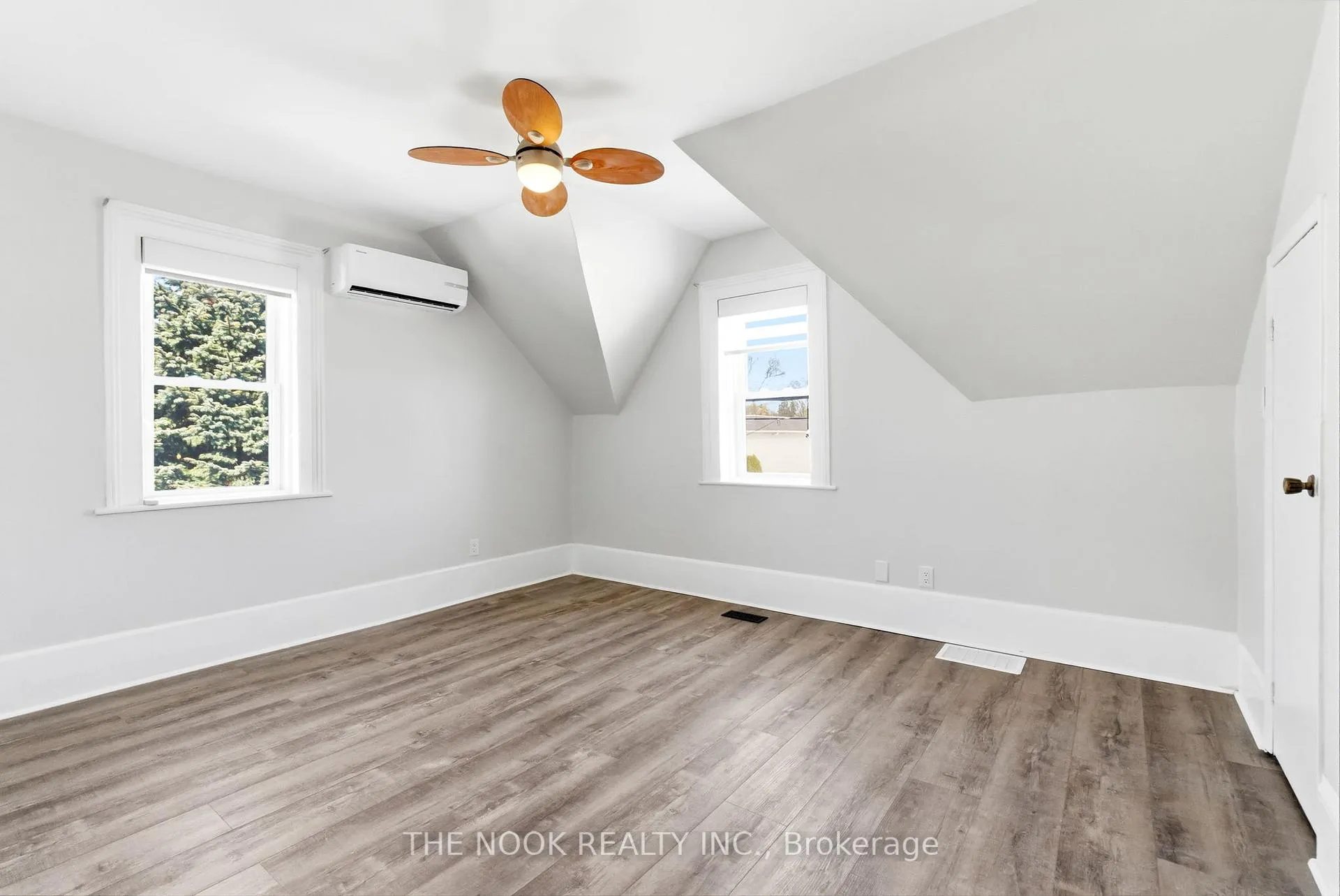 Photo 19 of 71 Wellington Street, Clarington, Bowmanville — HOMEH