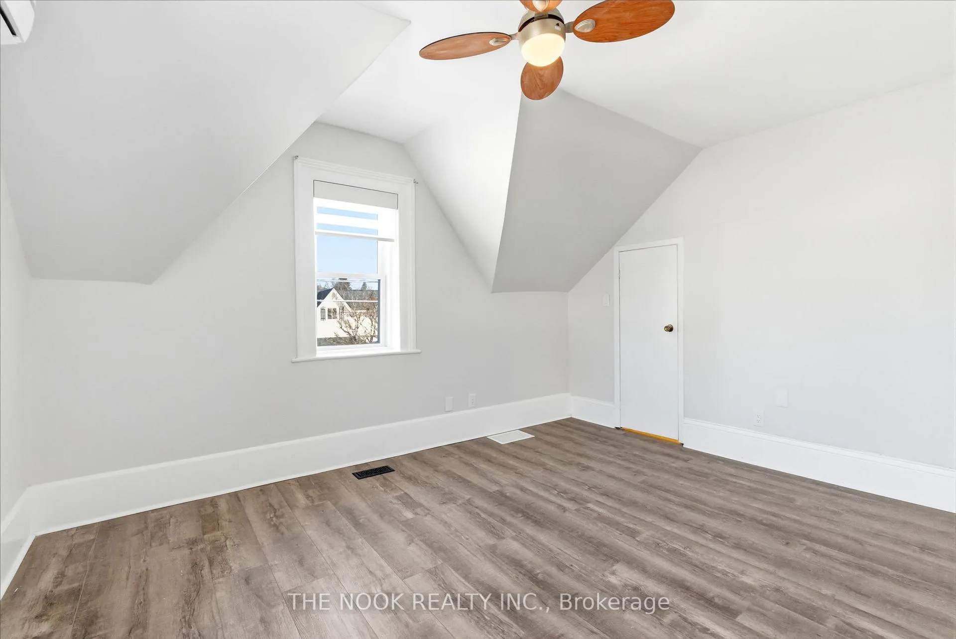 Photo 20 of 71 Wellington Street, Clarington, Bowmanville — HOMEH