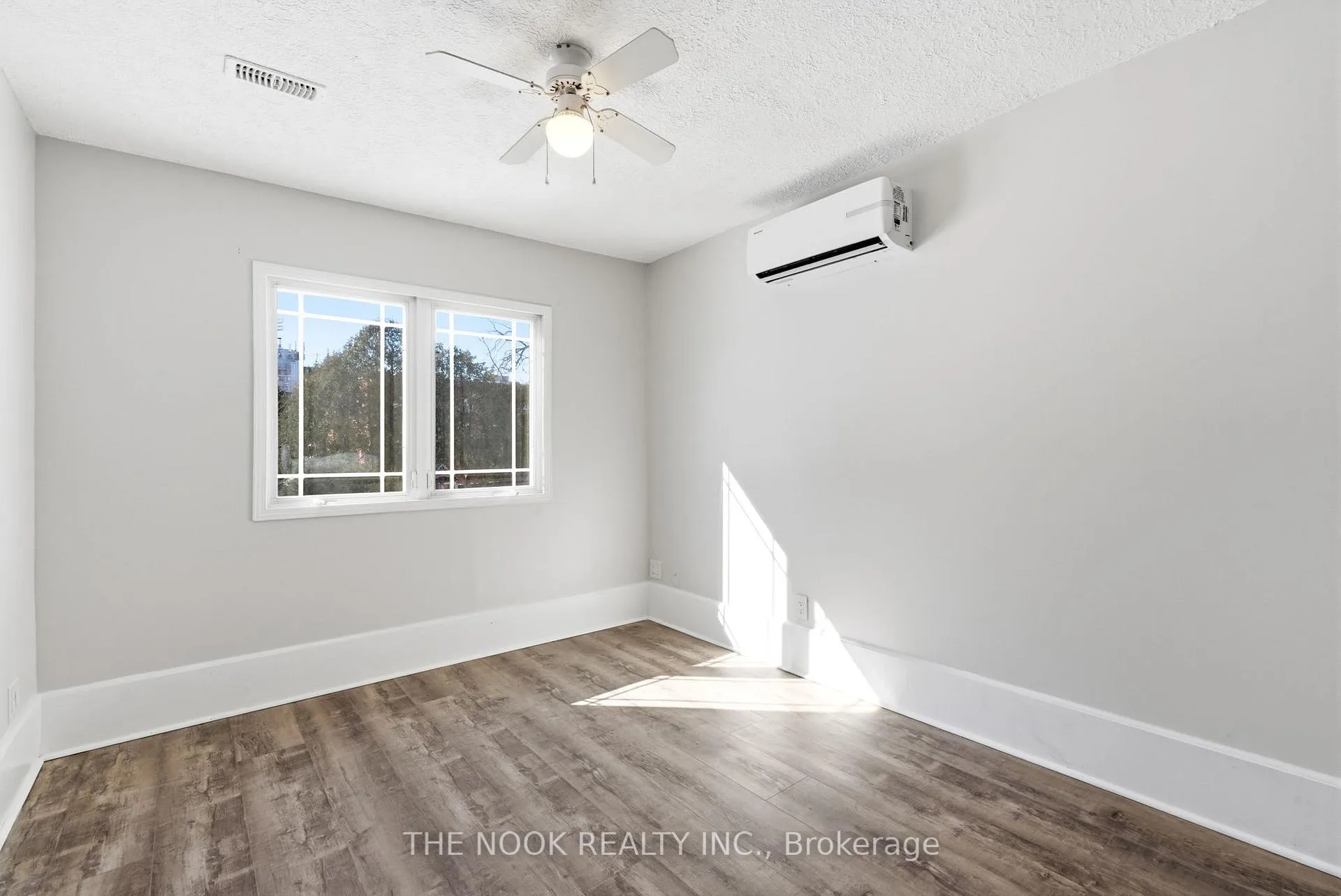 Photo 25 of 71 Wellington Street, Clarington, Bowmanville — HOMEH