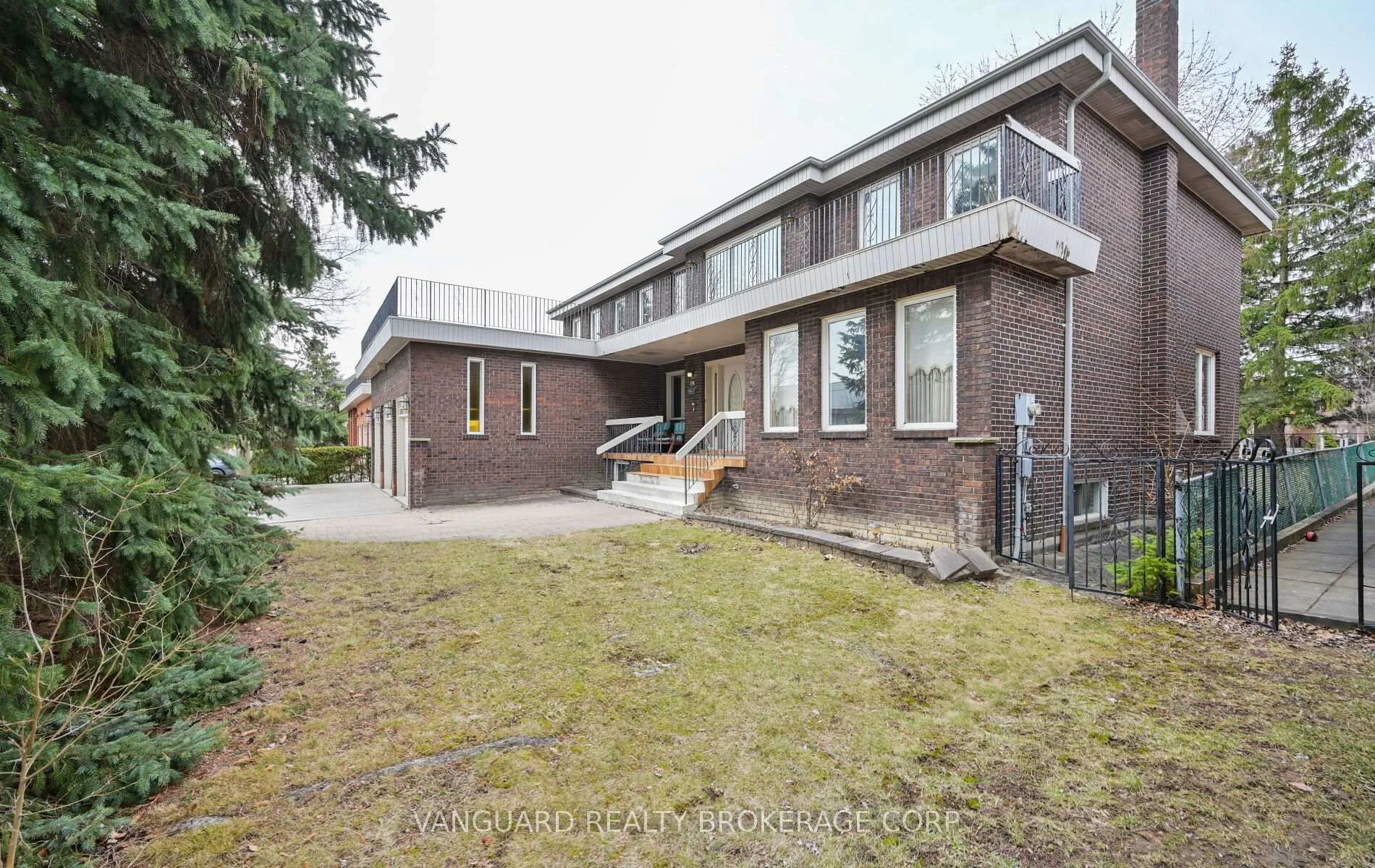 Photo 2 of 313 Firglen Ridge, Vaughan, Islington Woods — HOMEH