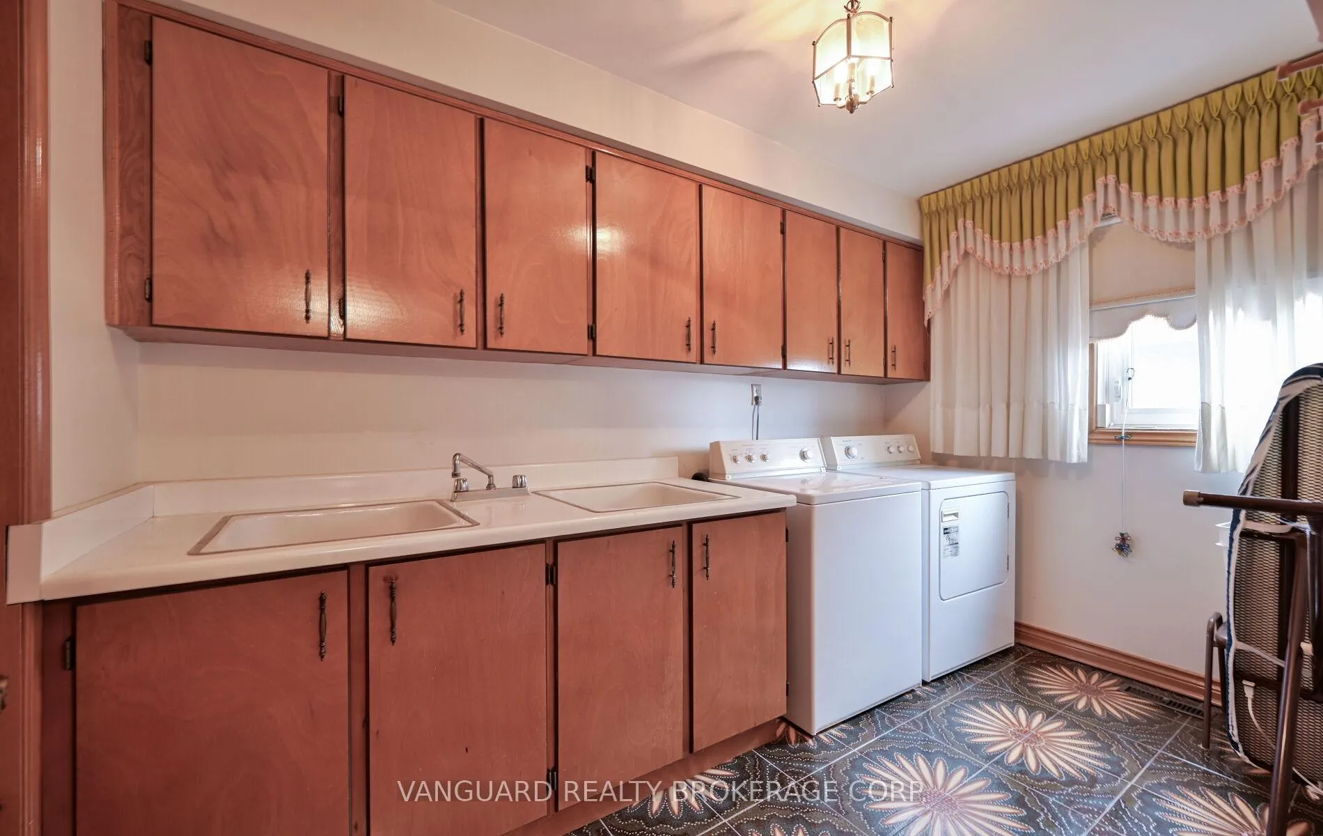 Photo 24 of 313 Firglen Ridge, Vaughan, Islington Woods — HOMEH