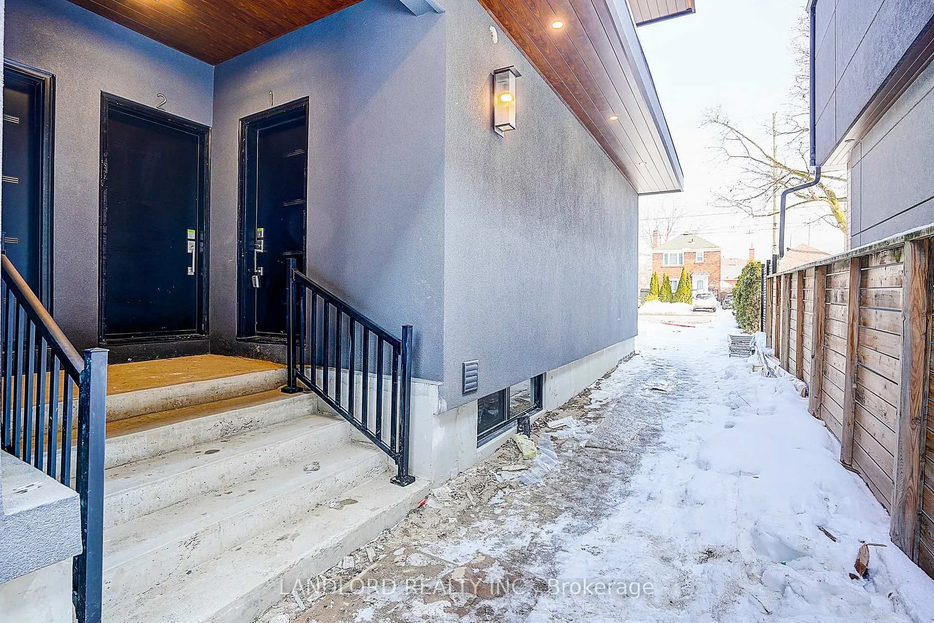 Photo 5 of Unit 3, 1146 Broadview Avenue, Toronto, Broadview North — HOMEH
