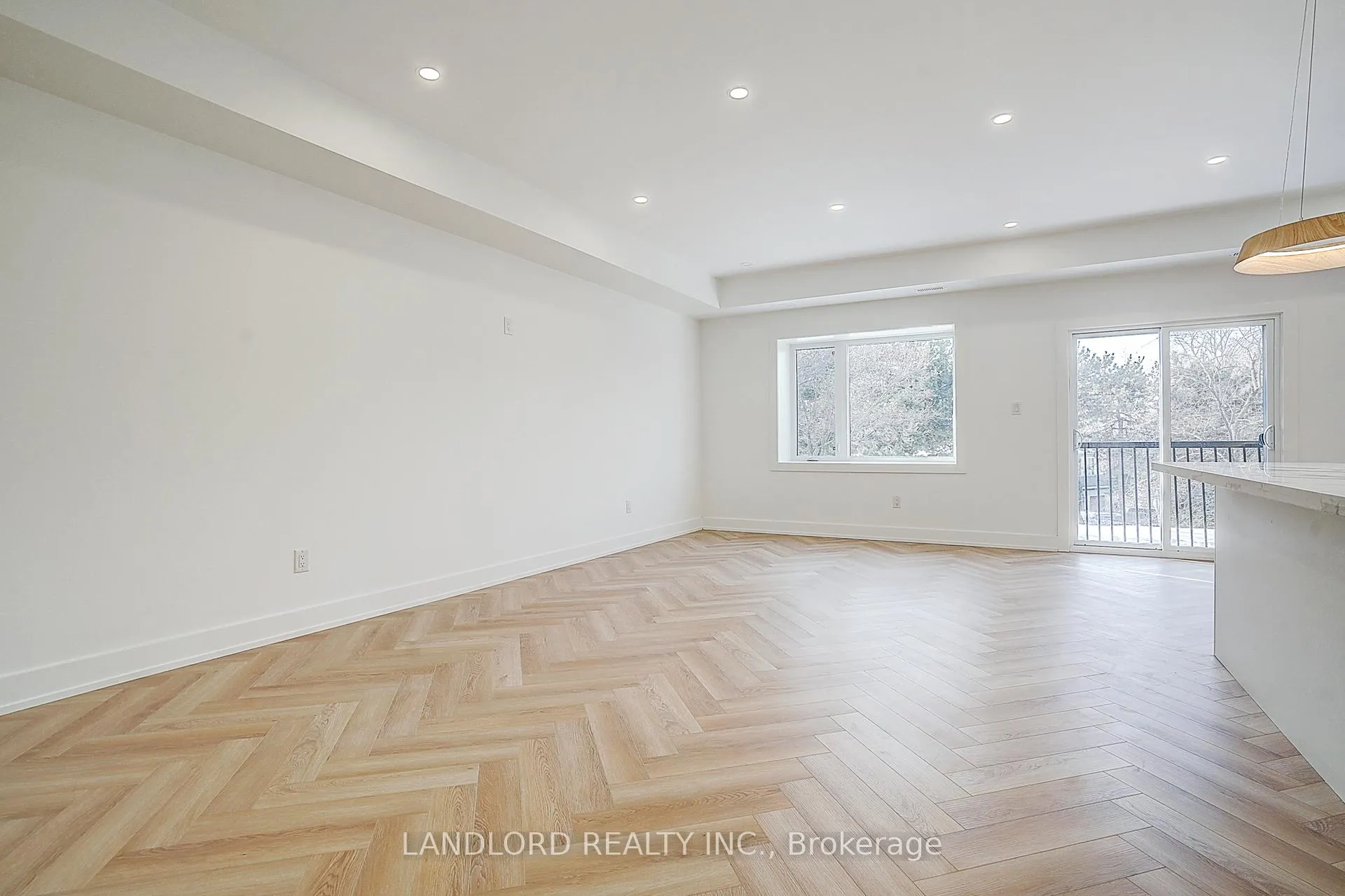 Photo 7 of Unit 3, 1146 Broadview Avenue, Toronto, Broadview North — HOMEH