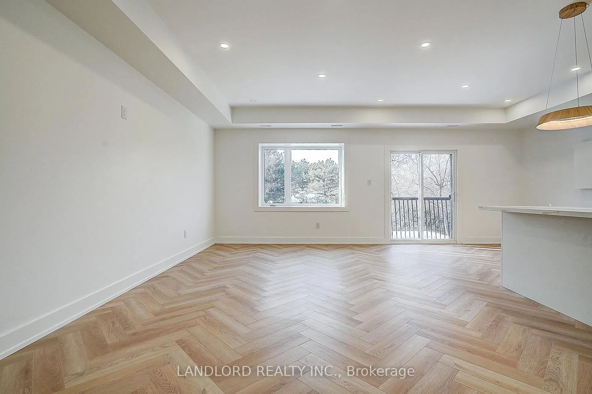 Photo 8 of Unit 3, 1146 Broadview Avenue, Toronto, Broadview North — HOMEH