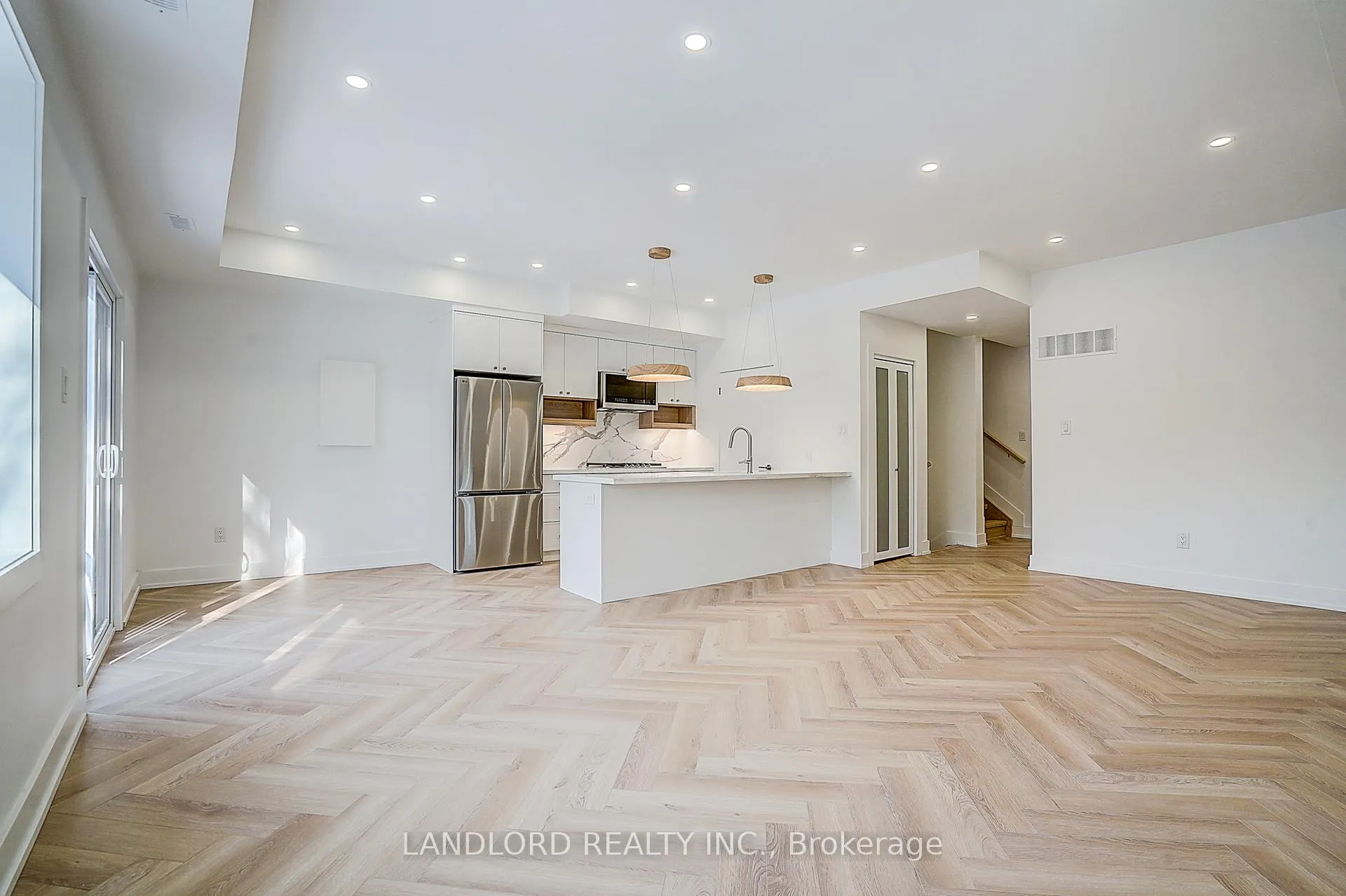 Photo 12 of Unit 3, 1146 Broadview Avenue, Toronto, Broadview North — HOMEH