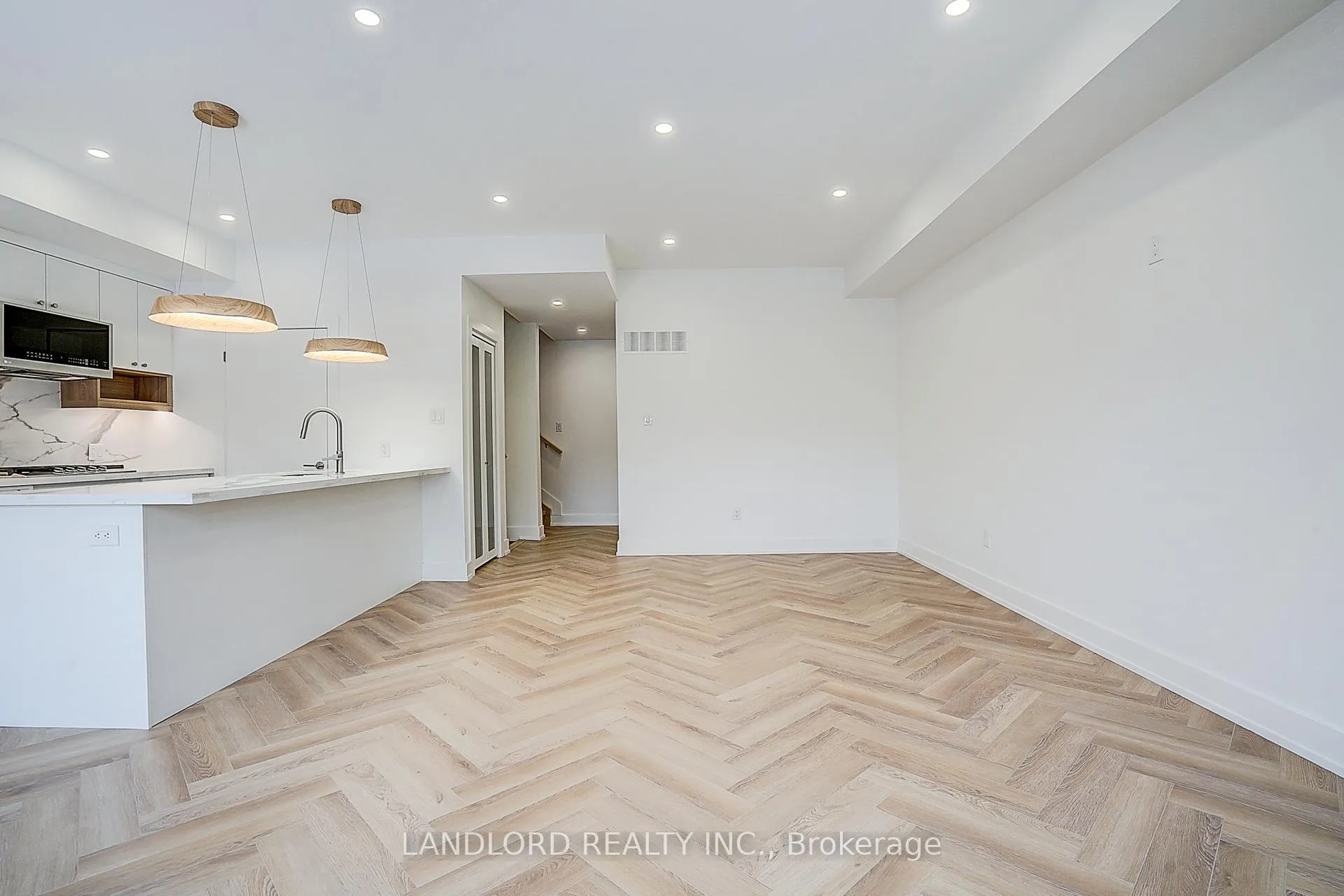 Photo 13 of Unit 3, 1146 Broadview Avenue, Toronto, Broadview North — HOMEH