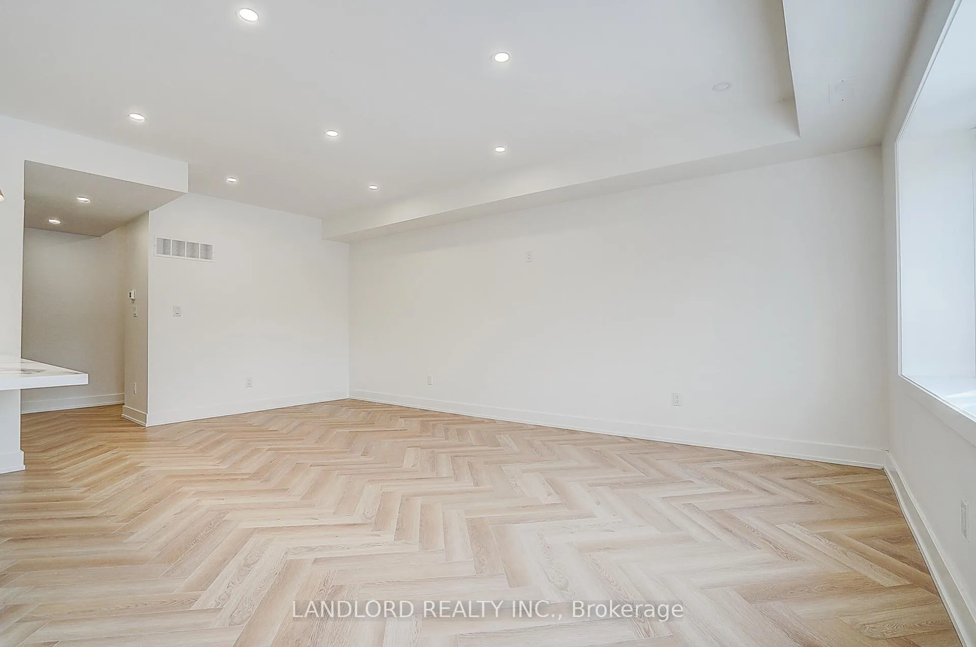 Photo 15 of Unit 3, 1146 Broadview Avenue, Toronto, Broadview North — HOMEH
